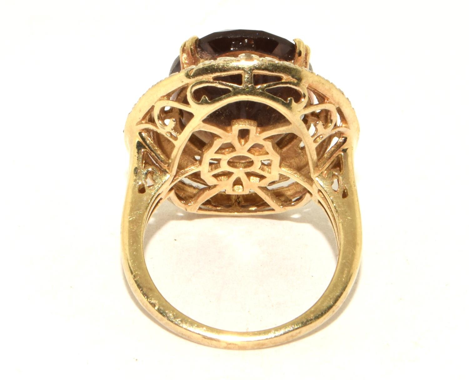 925 silver statement ring designed around a large central  stone in a open work halo design size M  - Image 3 of 3