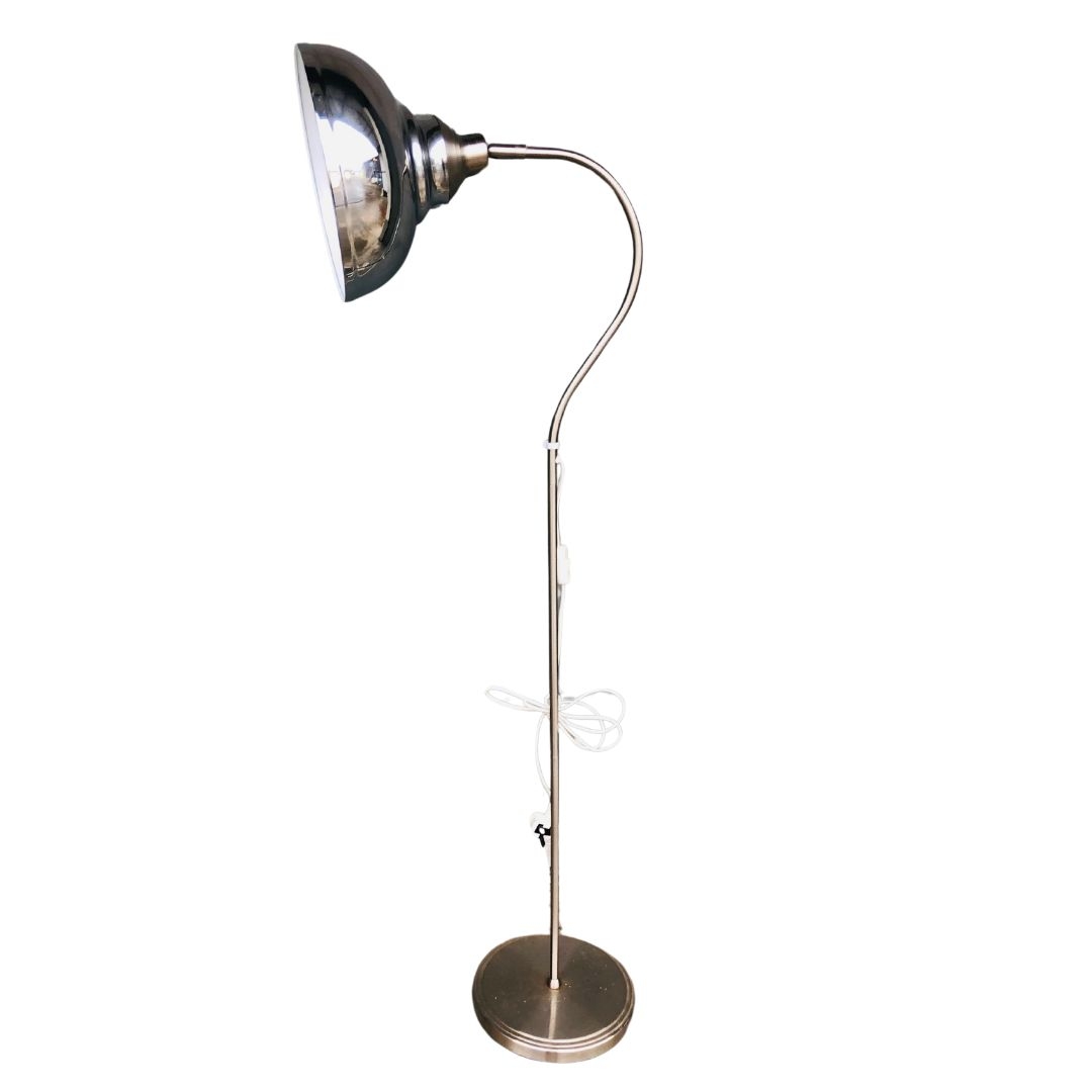 Metal Standard Lamp with Adjustable Head.  - Image 3 of 4
