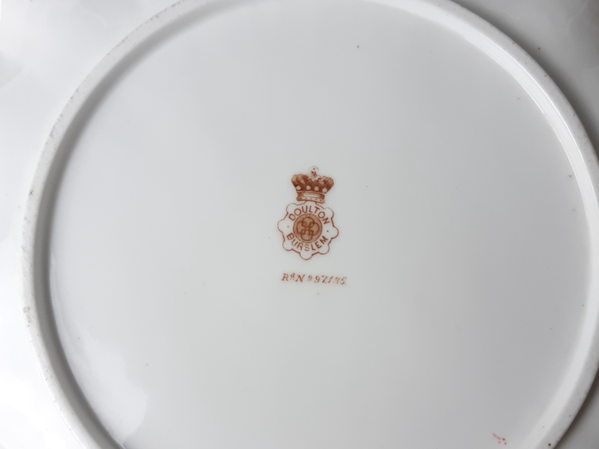 A Collection of Four European Plates & Tazza. Including Rosenthal, Royal Doulton & Old Hall.  - Image 7 of 7
