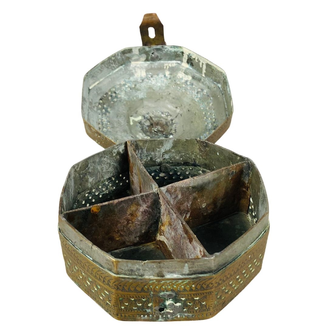 A 19th Century Asian Betel Nut Bronze Copper Box  - Image 4 of 5