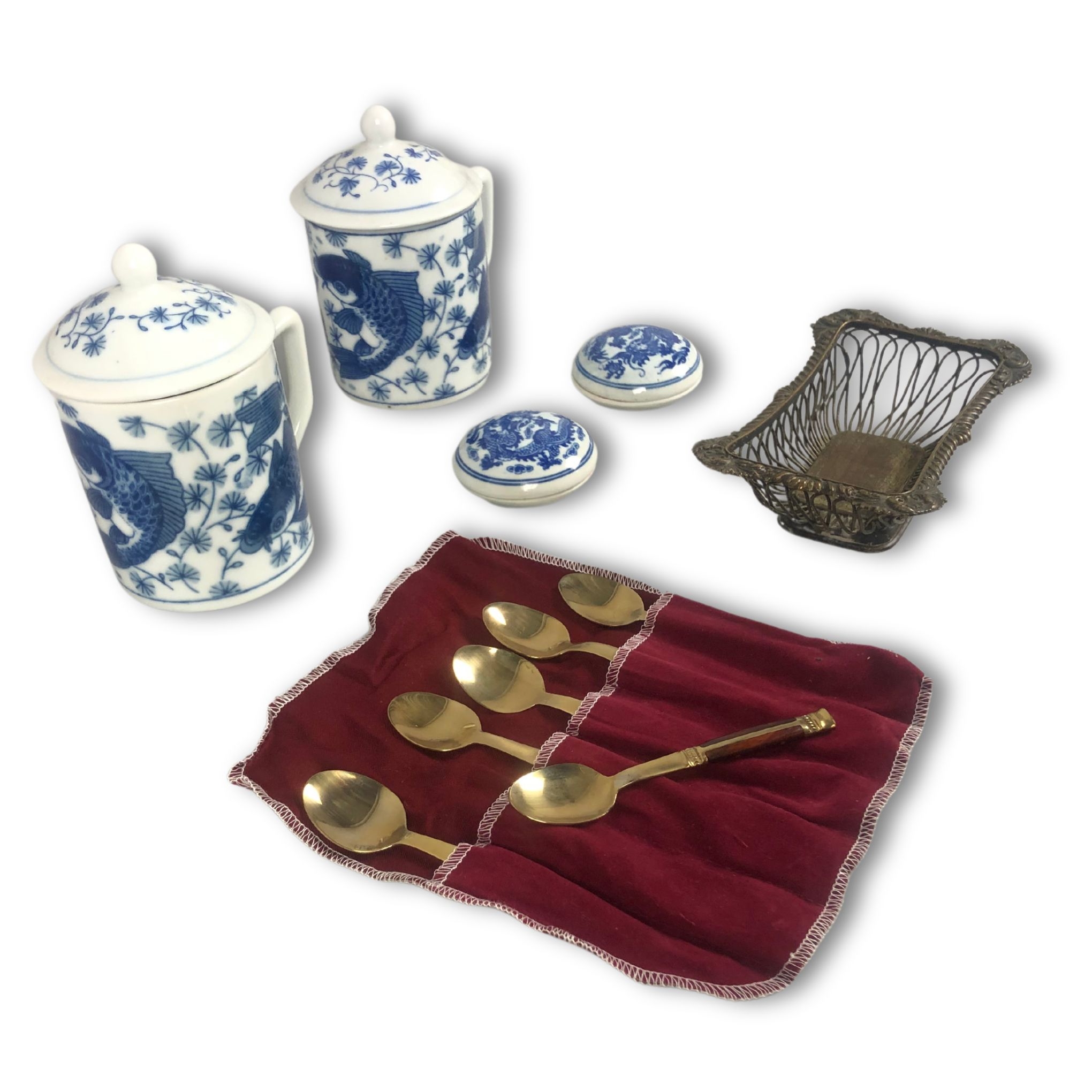 Oriental Themed Blue & White Lidded Mugs and Trinket Boxes with Collectors Spoons & Silver Plate Ite - Image 2 of 5