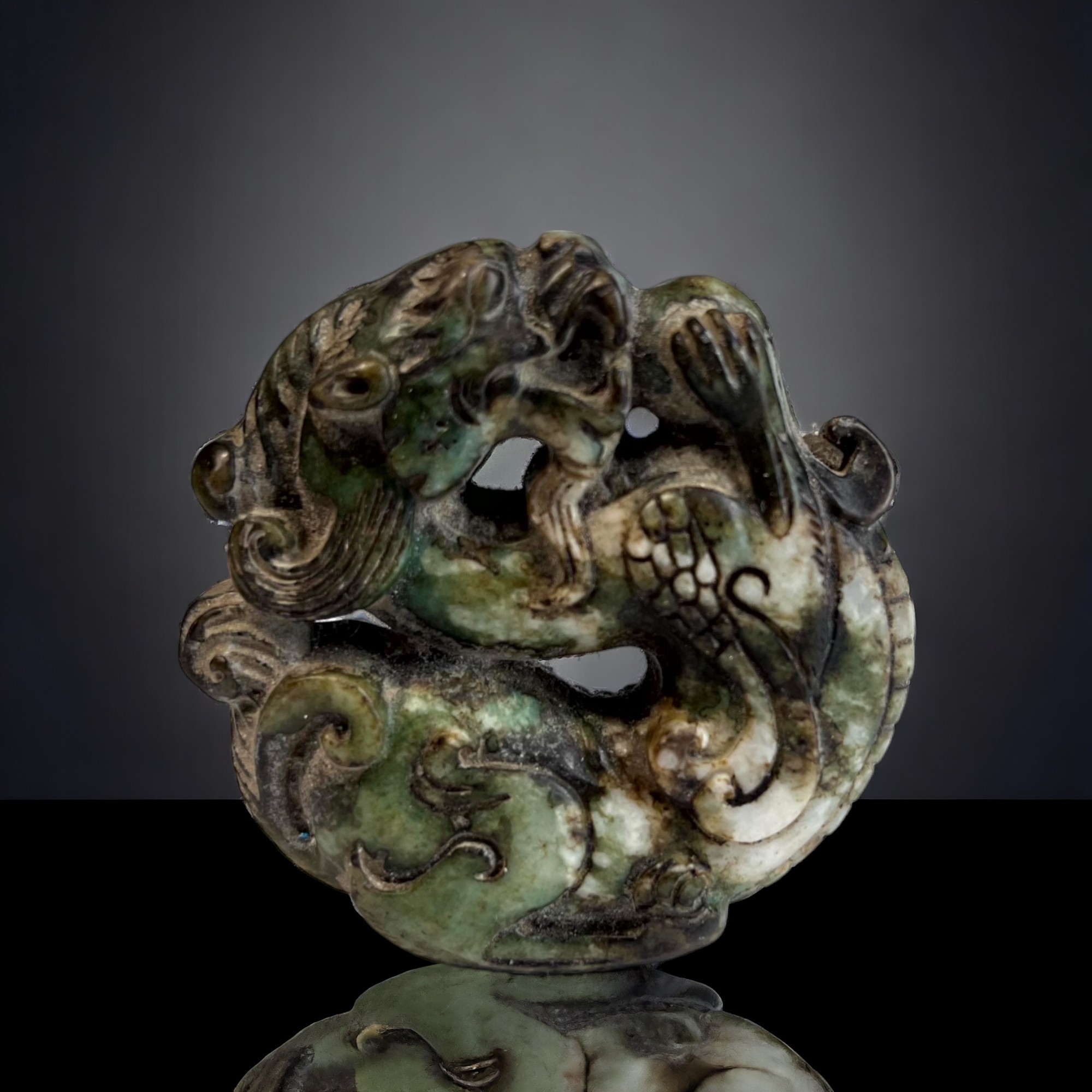 A Chinese Carved Hardstone Dragon. Openwork circular Dragon with Pearl. Diameter - 5.5cm  - Image 2 of 4