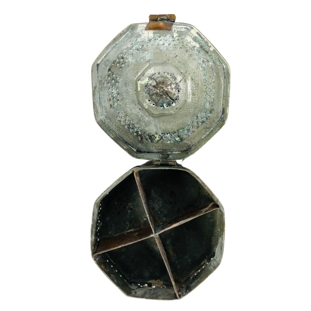 A 19th Century Asian Betel Nut Bronze Copper Box  - Image 5 of 5