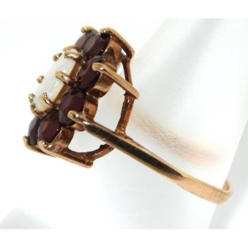 9ct gold ladies Opal and Garnet cluster ring size N  - Image 2 of 5