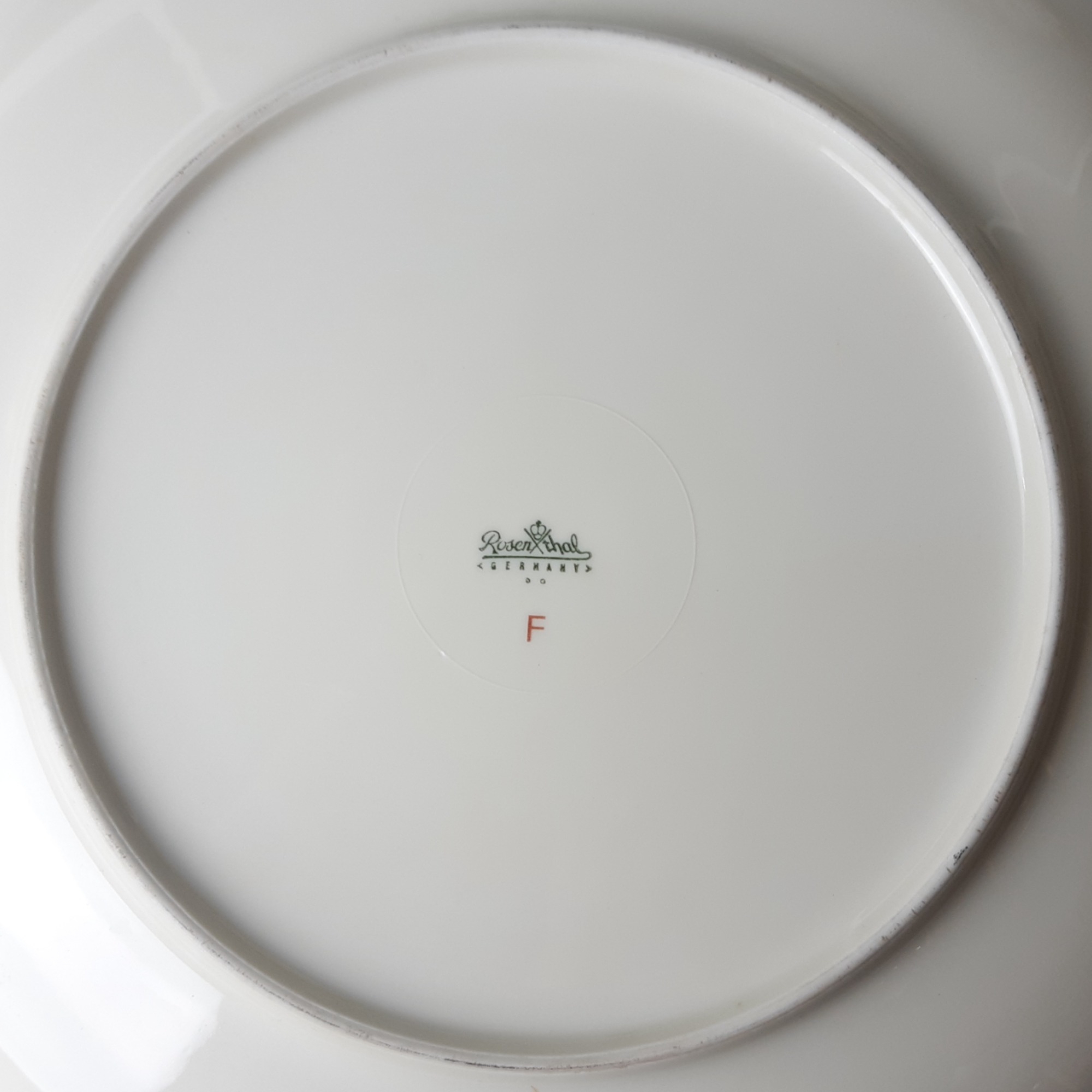 A Collection of Four European Plates & Tazza. Including Rosenthal, Royal Doulton & Old Hall.  - Image 6 of 7