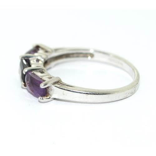 9ct white gold ladies Amethyst and sapphire bar ring size N  - Image 2 of 5