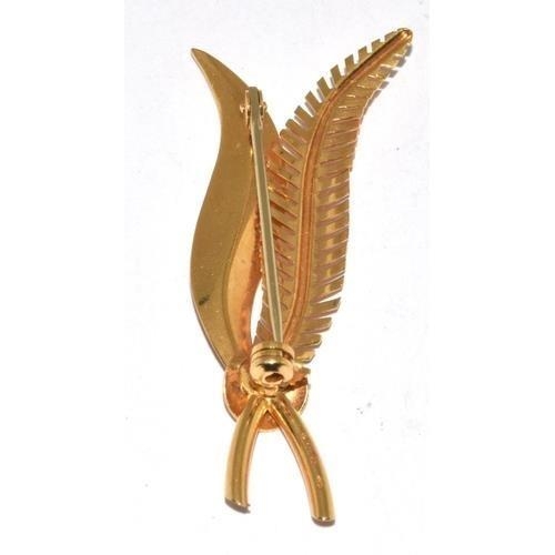 18ct gold NZ design leaf brooch 6g 6cm  - Image 4 of 4