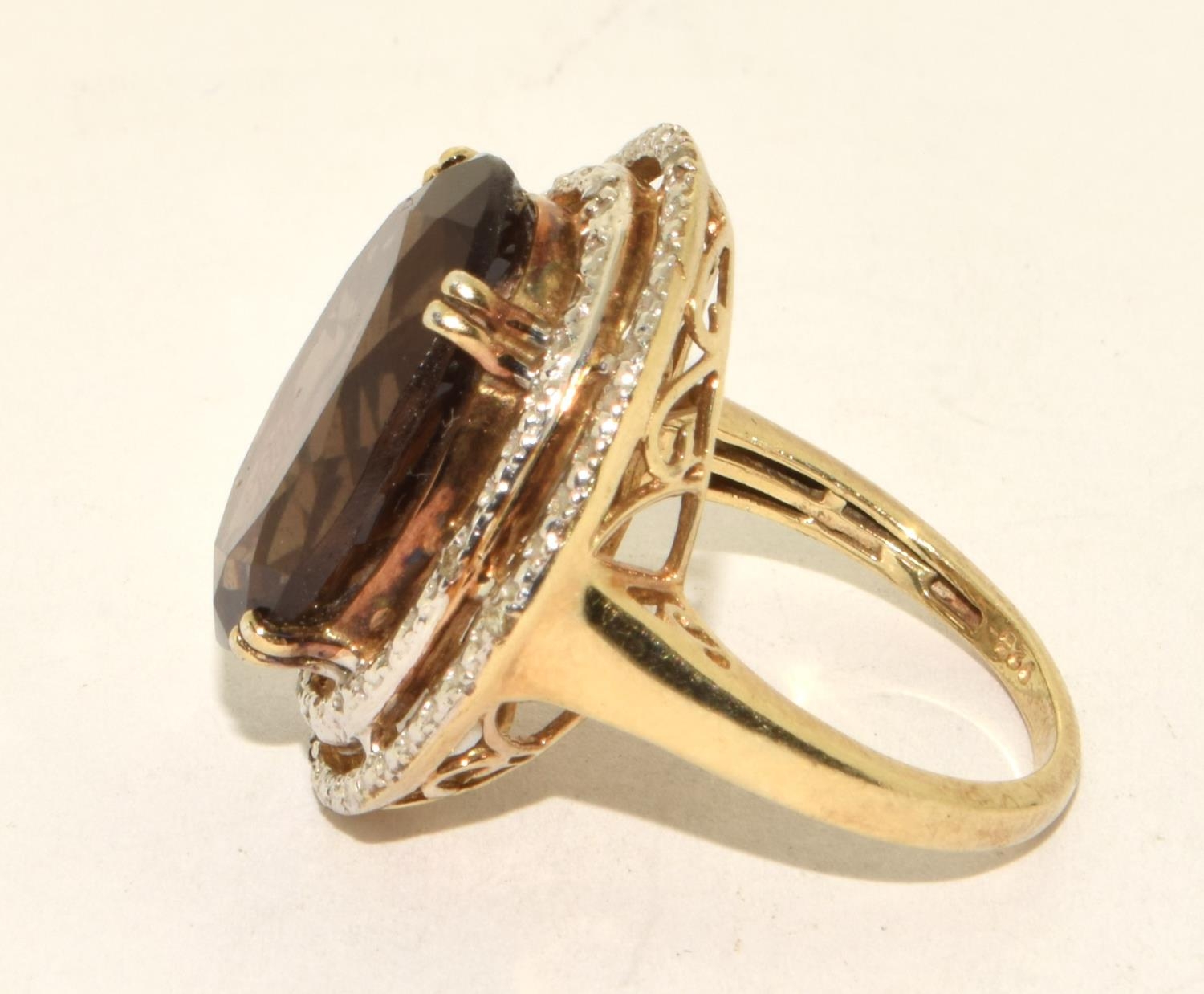 925 silver statement ring designed around a large central  stone in a open work halo design size M  - Image 2 of 3