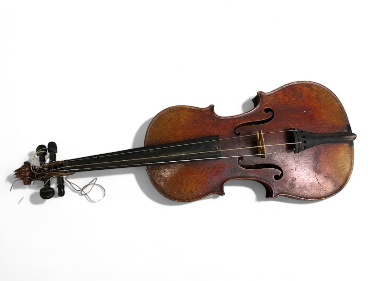 C1880 French Violin,  makers label to the inside,Requires restoration to all elements Length of back - Image 2 of 7