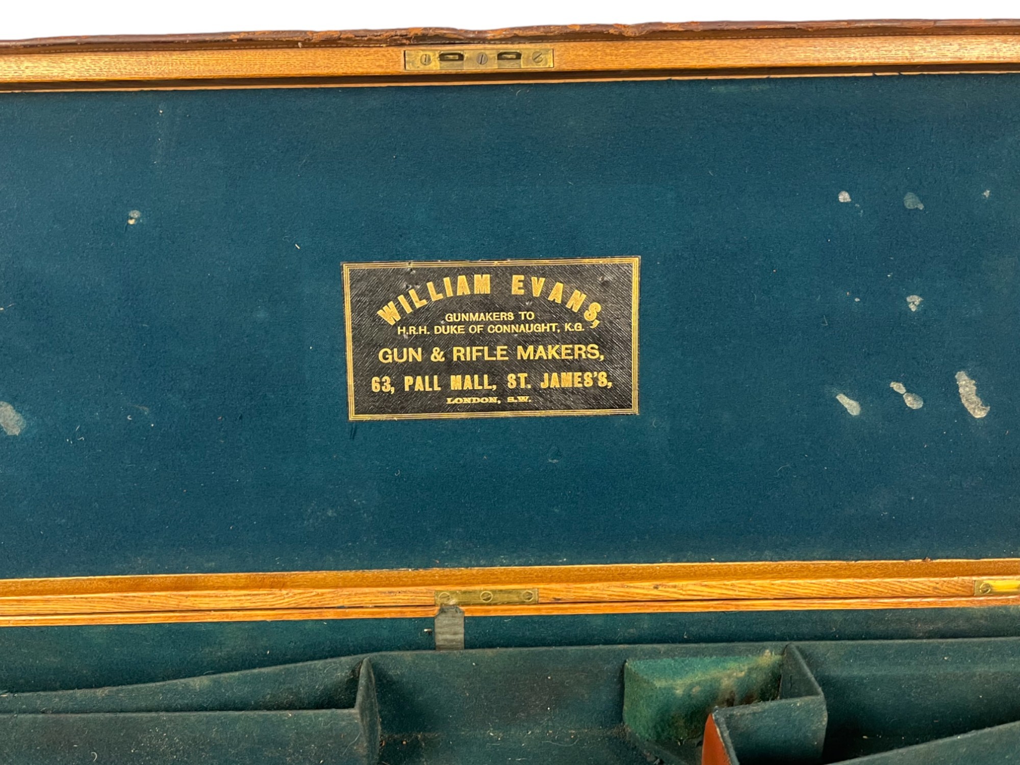 Antique William Evans leather & brass bound gun case. With fitted interior and original label.  85 x - Image 4 of 5