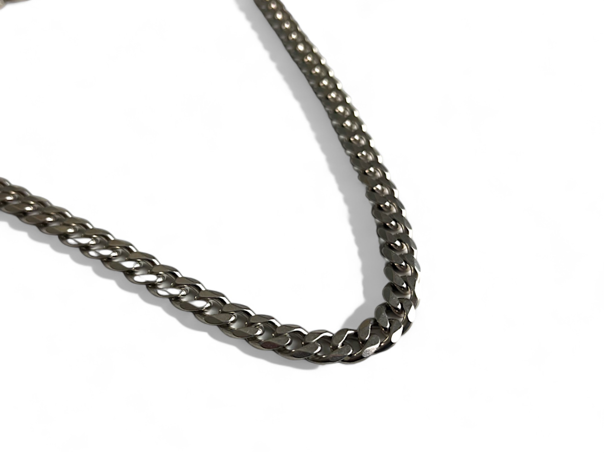 Men's sterling silver curb link chain. Weight - 58.2gms  - Image 2 of 2