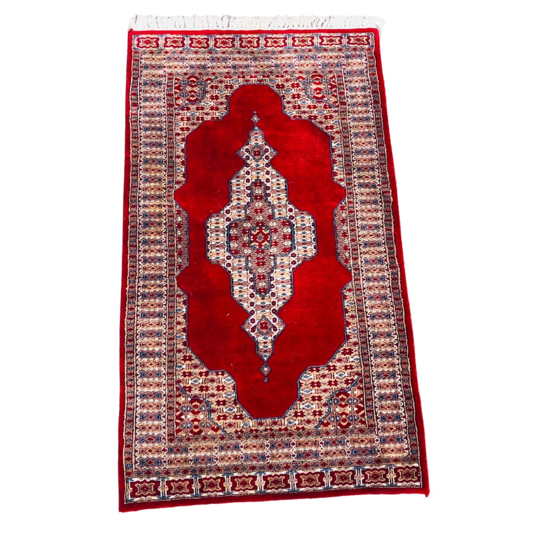 Middle Eastern Persian Style Red Ground Rug. 90cm x 160cm 