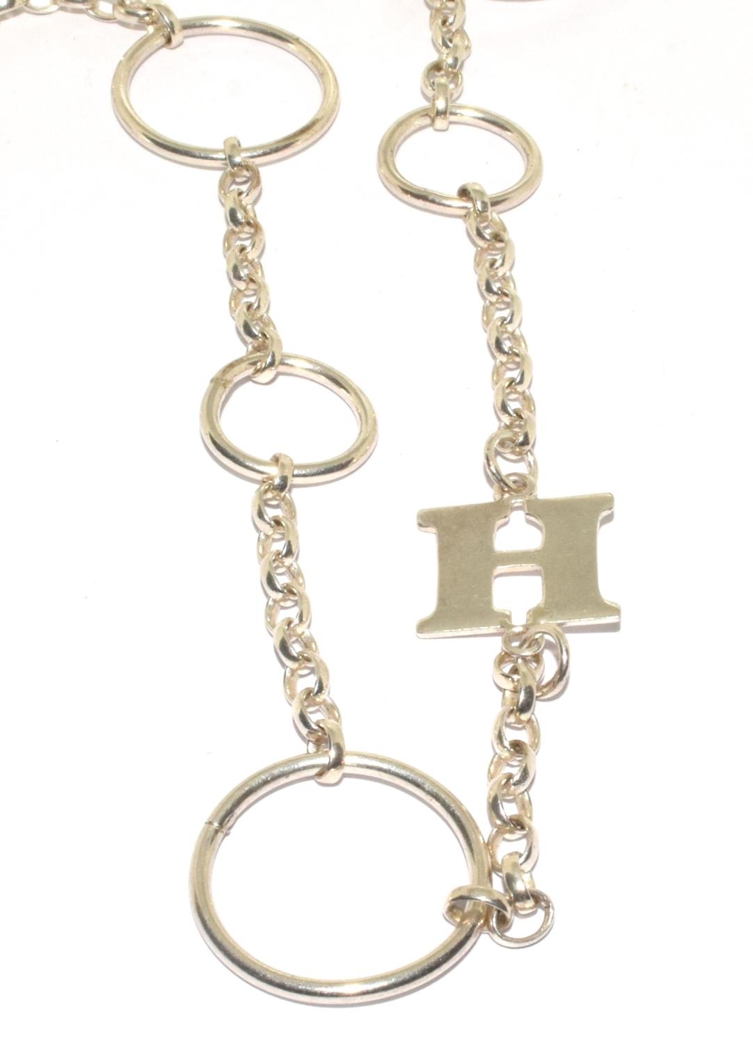 Designer necklace to include letter H and a plain link 68cm long 34g - Image 2 of 3