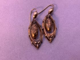 Pair of Unmarked Gold Victorian Earrings - 2.8g - Buyer to Satisfy Content Prior to Bidding