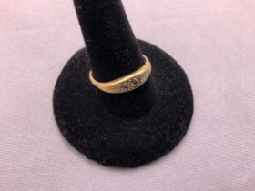 18ct Gold Ring - Size N - 2.9g