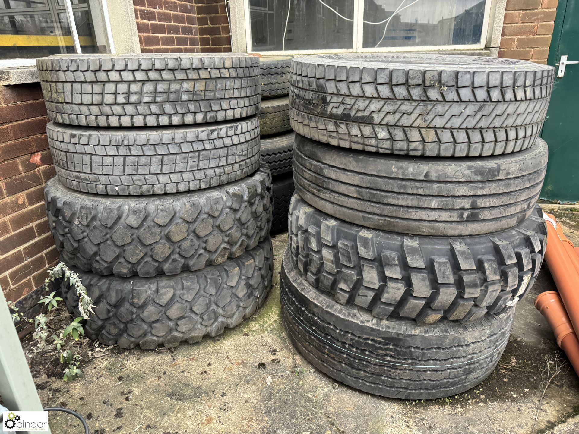 16 various Commercial Vehicle Tyres - Bild 5 aus 10