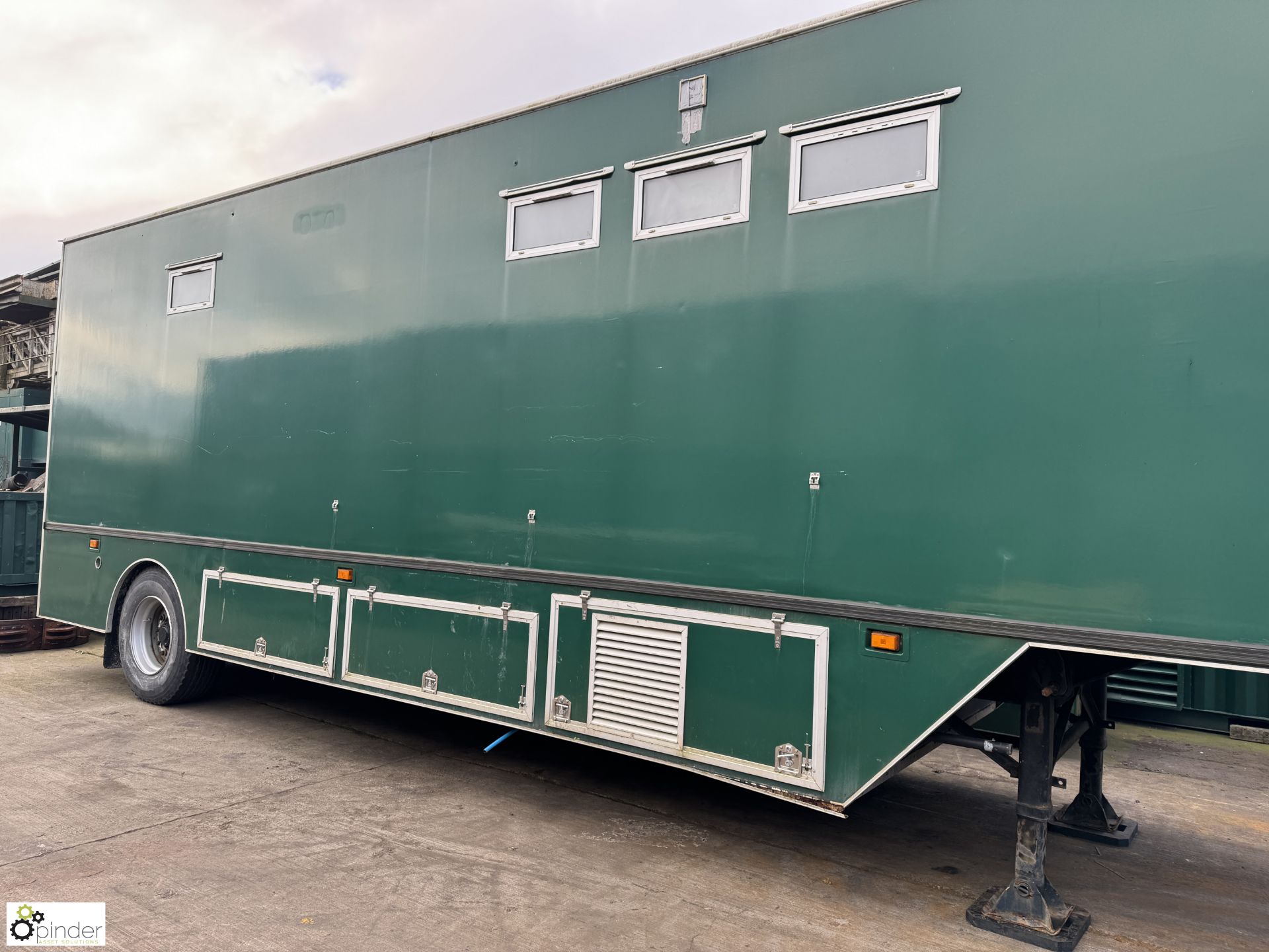 Trailer type Accommodation Unit, comprising office 3000mm x 2450mm, with window door, plug points, - Bild 3 aus 33