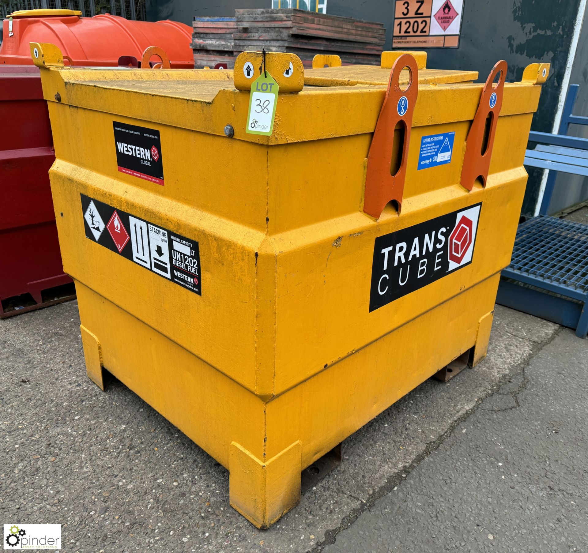 Western Global Transcube 10TC stackable Bunded Fuel Tank, 1000litres, with dispensing gun and hose - Image 2 of 6