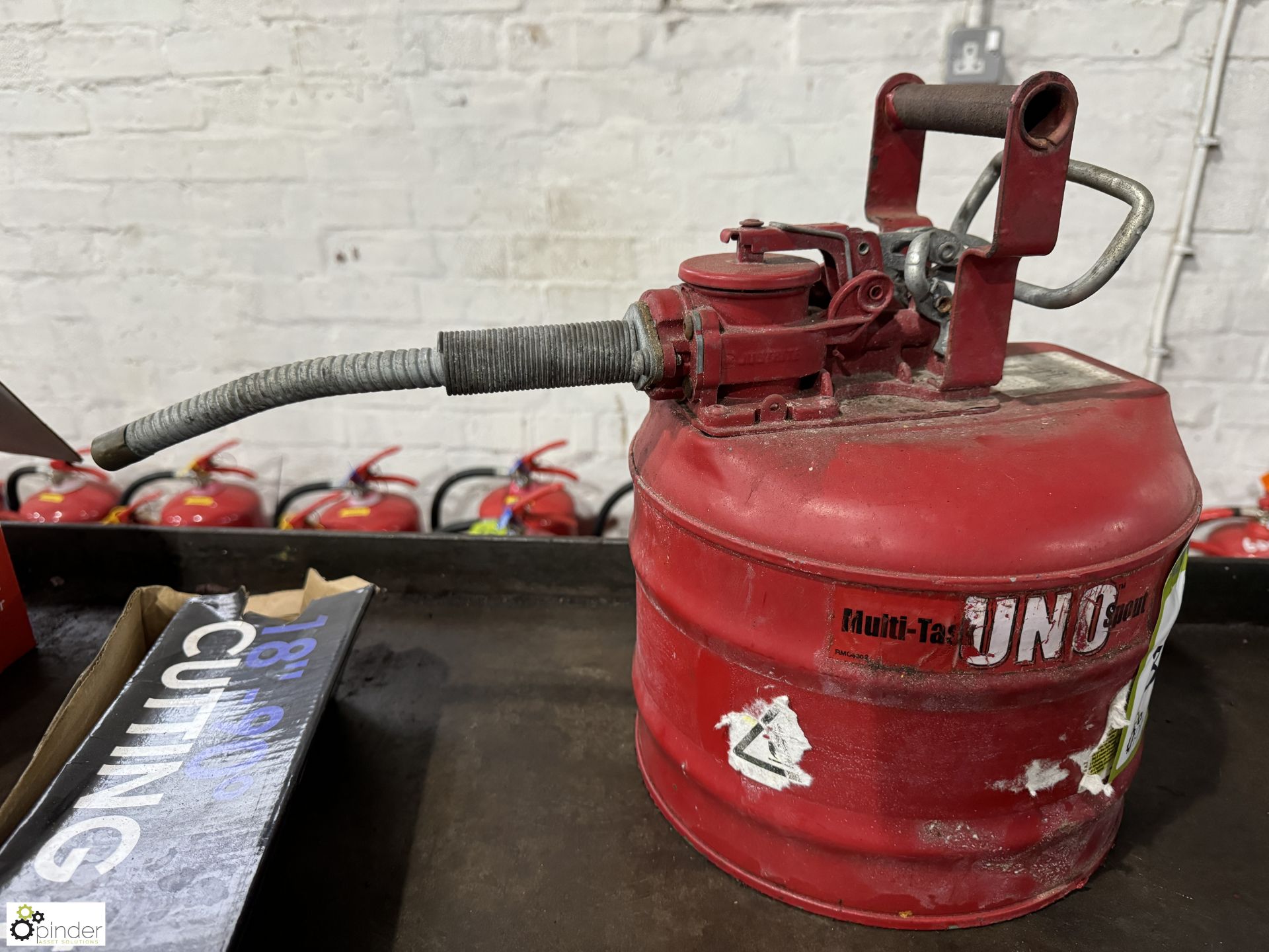 Uno Multitask Hand Dispensing Fuel Can