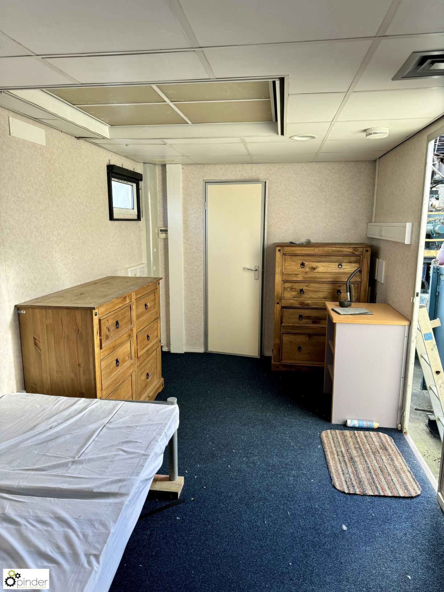 Trailer type Accommodation Unit, comprising office 3000mm x 2450mm, with window door, plug points, - Image 26 of 33