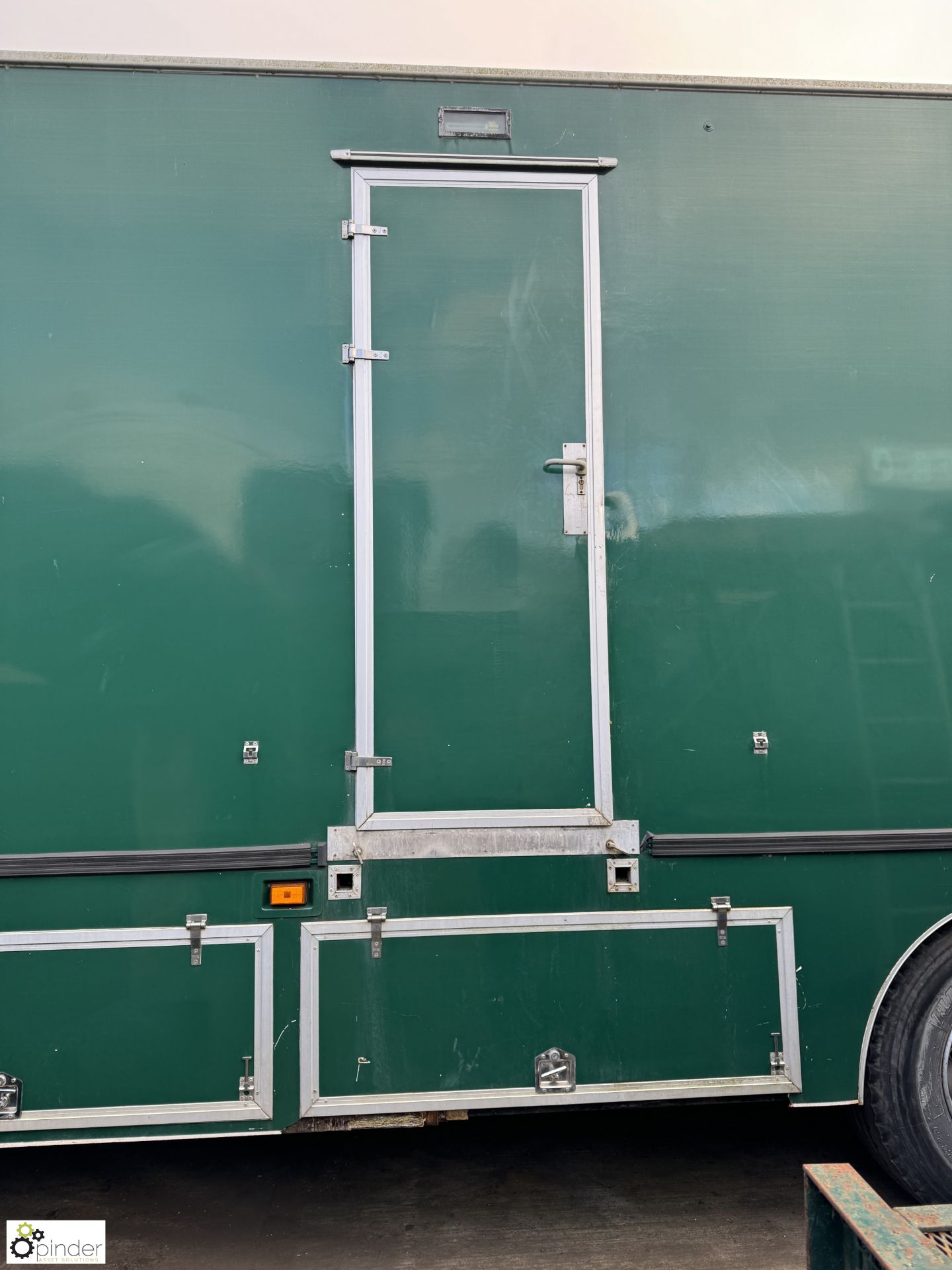 Trailer type Accommodation Unit, comprising office 3000mm x 2450mm, with window door, plug points, - Image 7 of 33