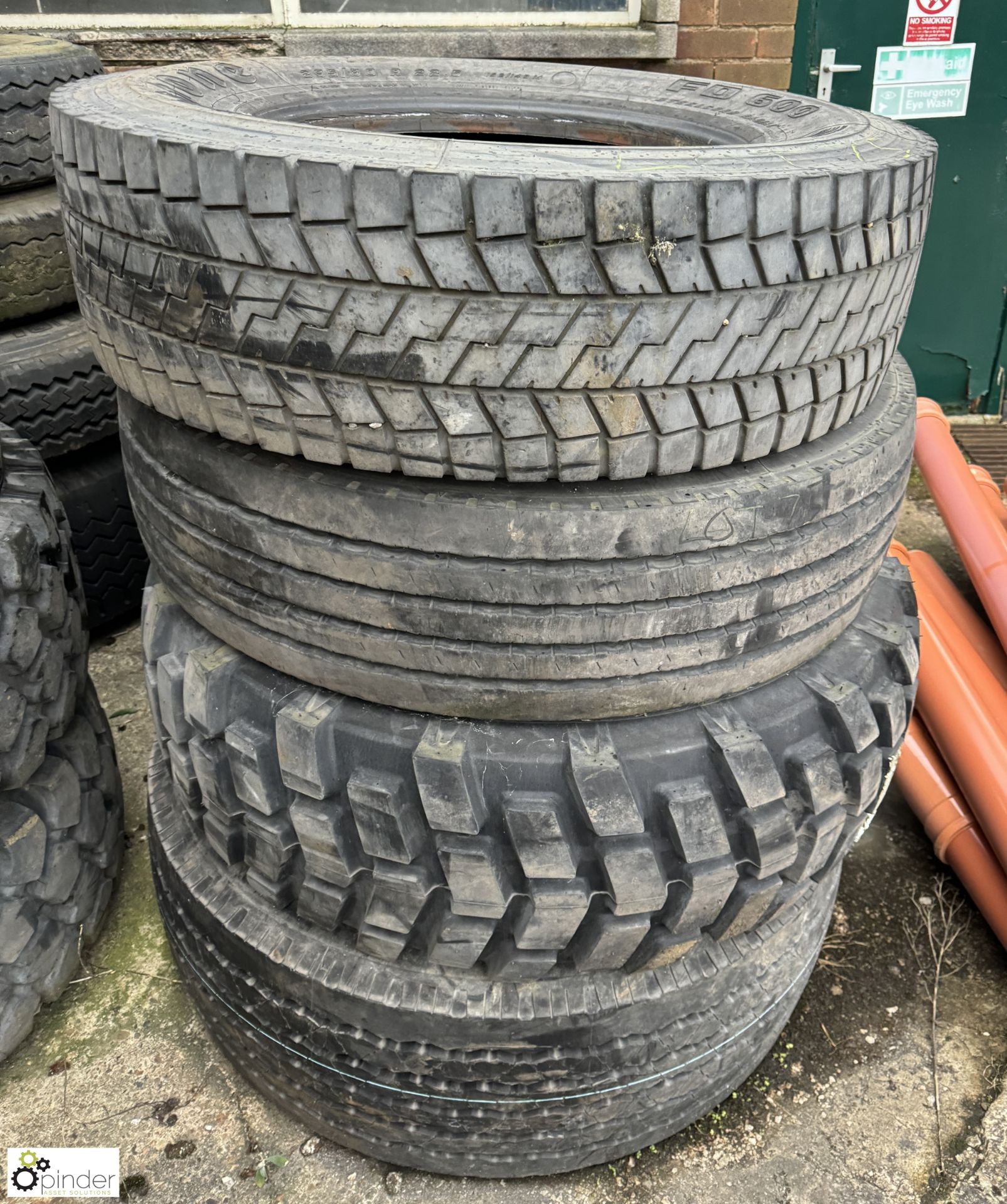 16 various Commercial Vehicle Tyres - Bild 2 aus 10