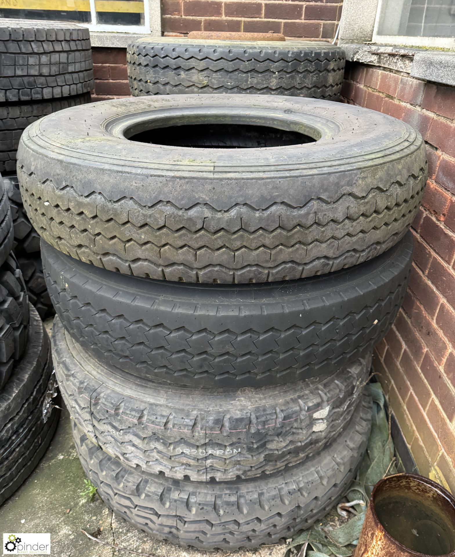 16 various Commercial Vehicle Tyres - Bild 7 aus 10