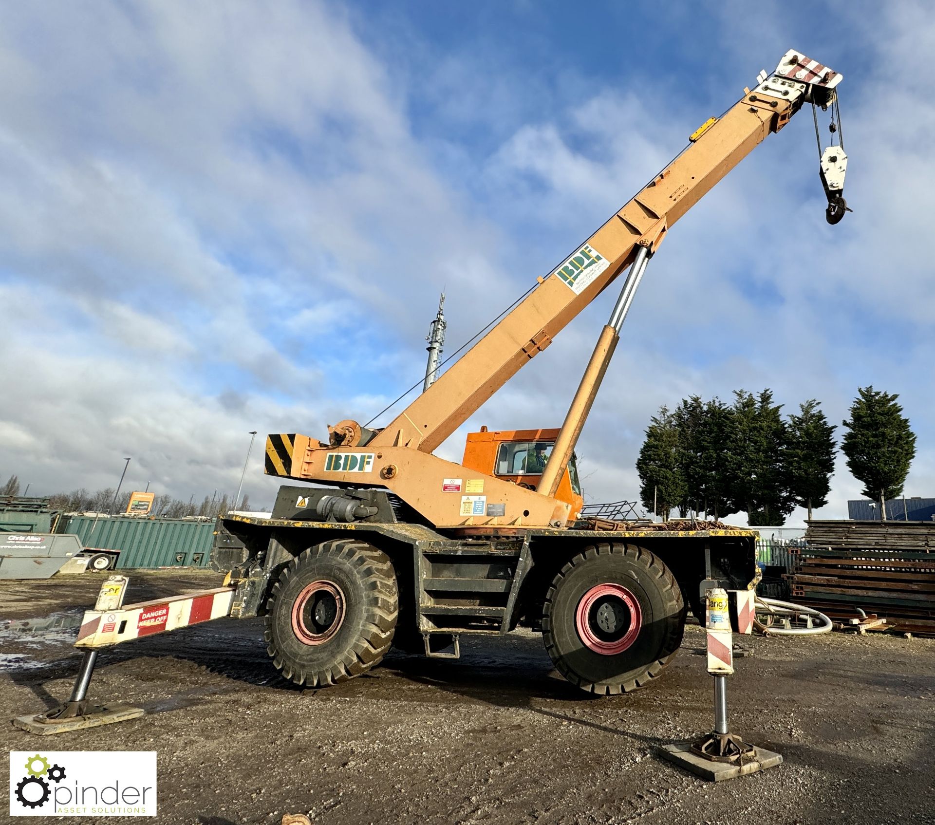 Coles Husky 45/50 TSC rough terrain mobile Crane, overall travelling height 12ft11in, registration - Image 11 of 40
