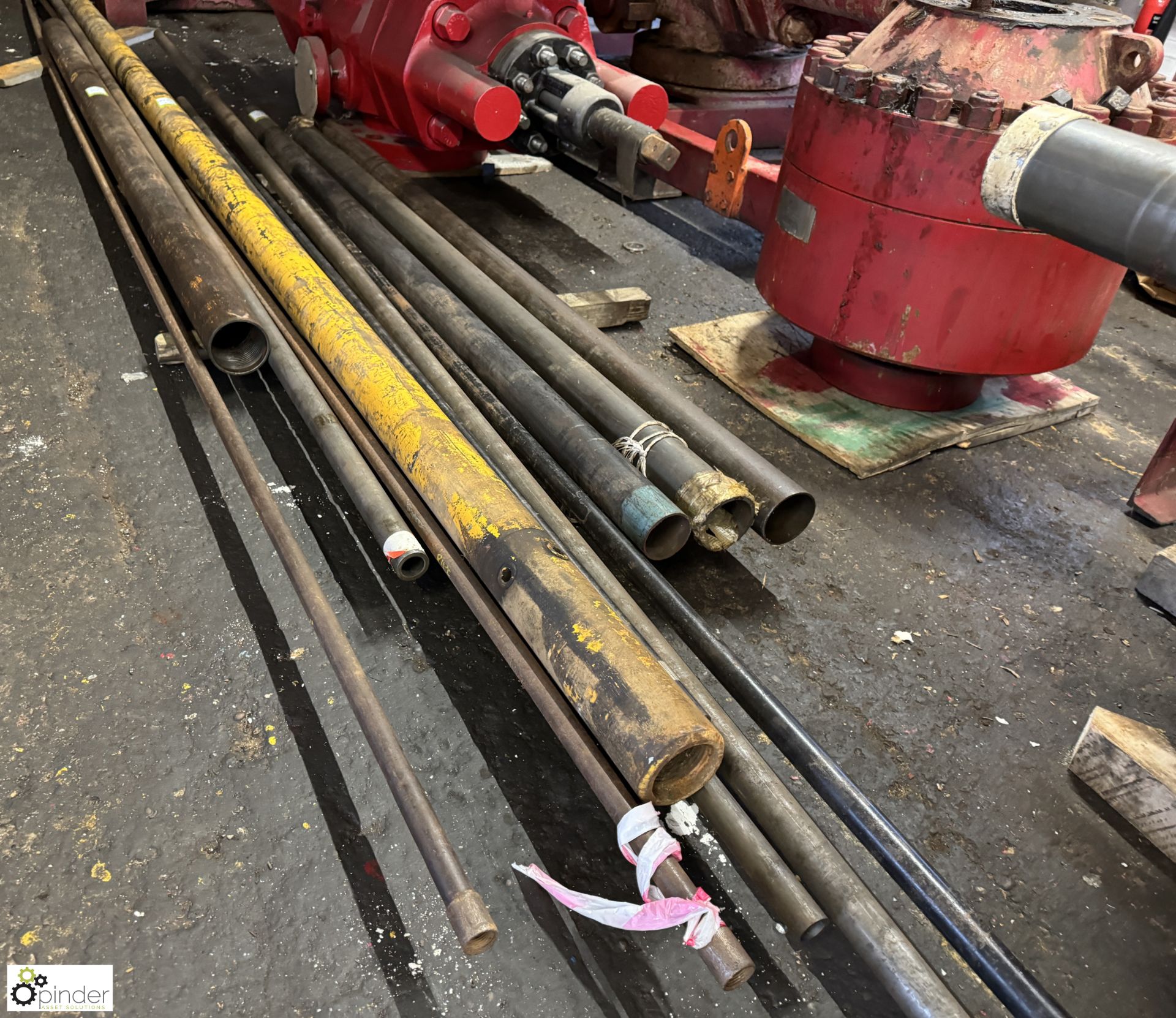 11 various lengths steel Tube/Pipe (excluding yellow pipe) - Image 4 of 6