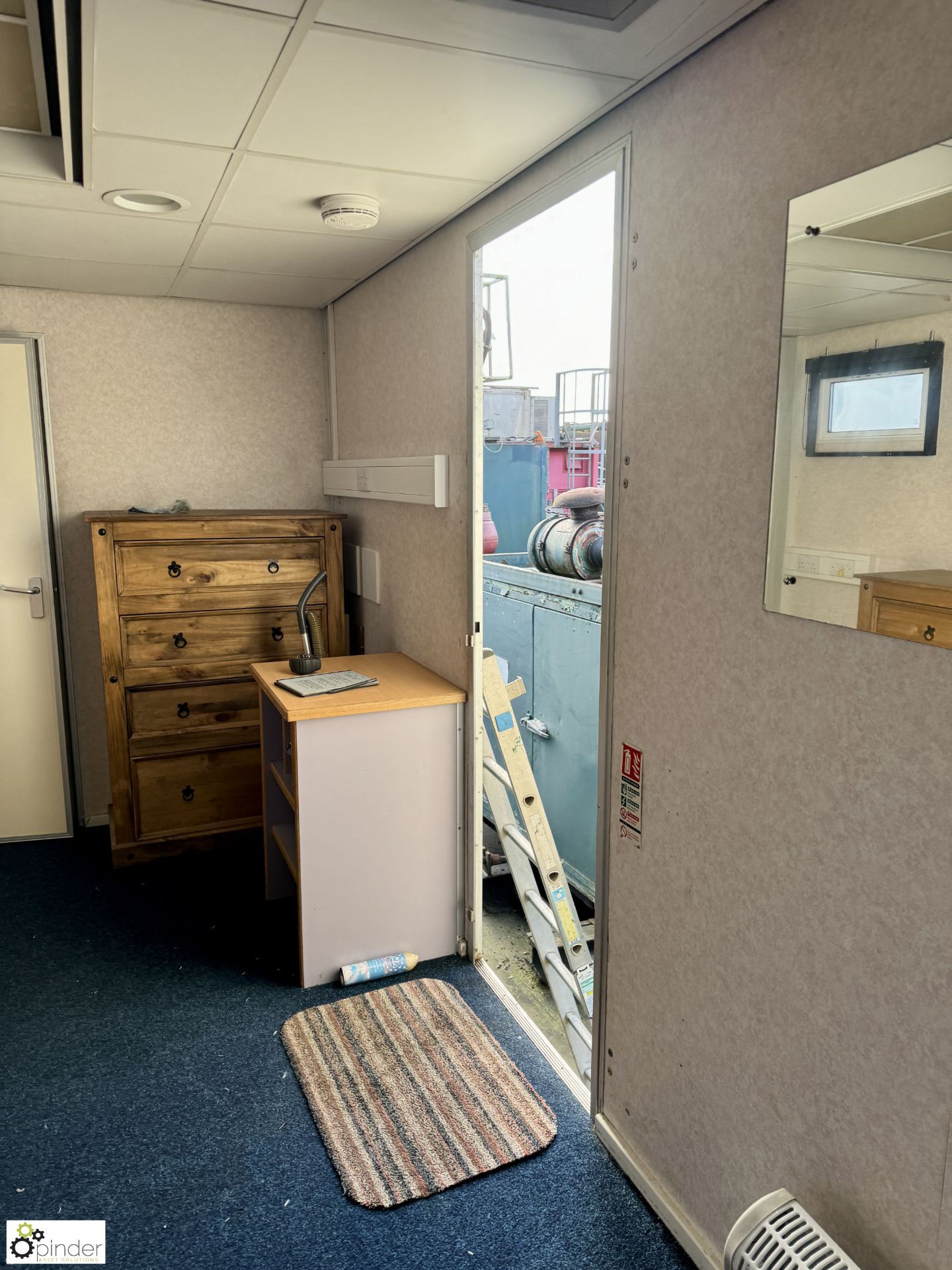 Trailer type Accommodation Unit, comprising office 3000mm x 2450mm, with window door, plug points, - Image 27 of 33