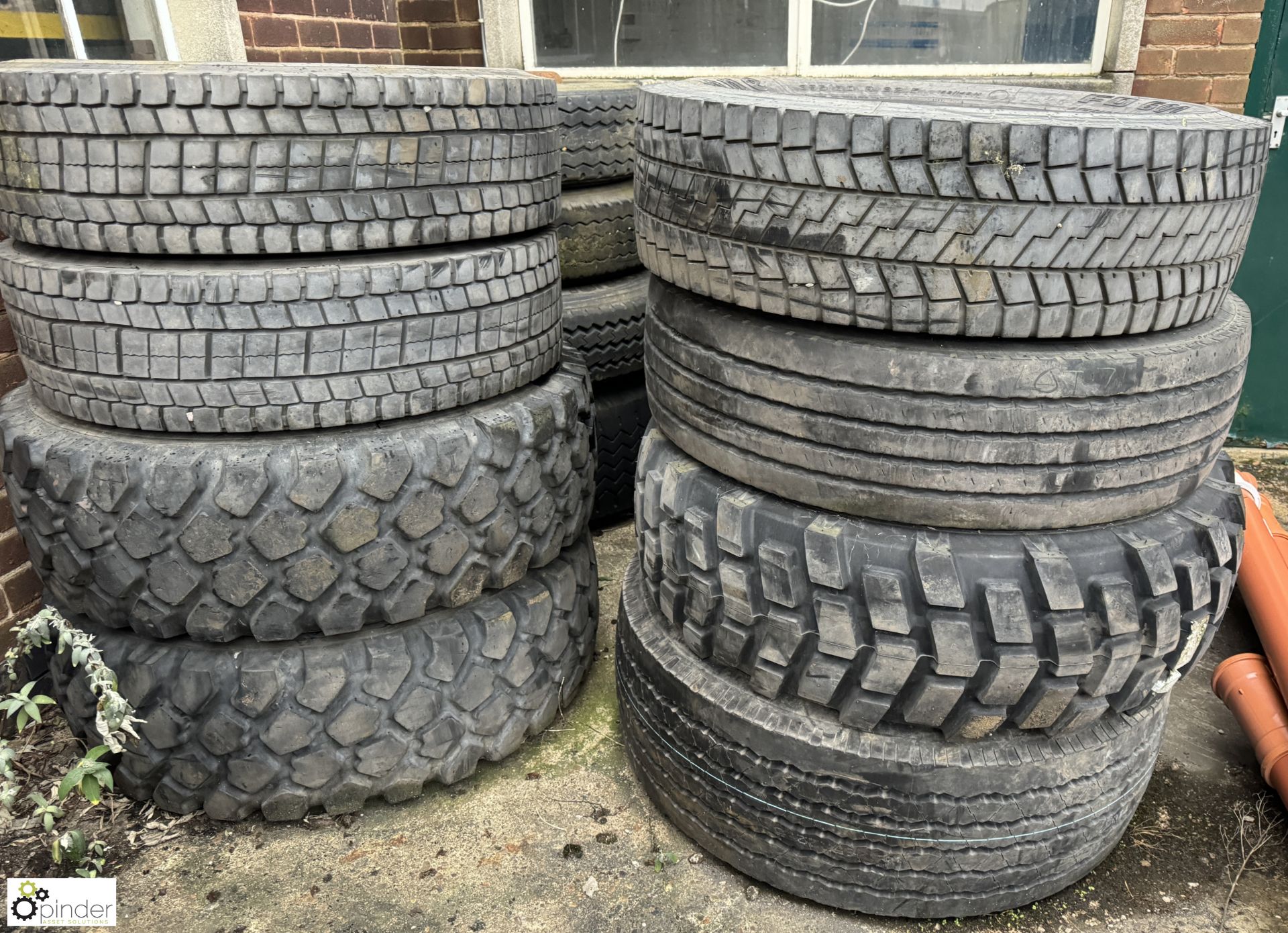 16 various Commercial Vehicle Tyres - Bild 4 aus 10