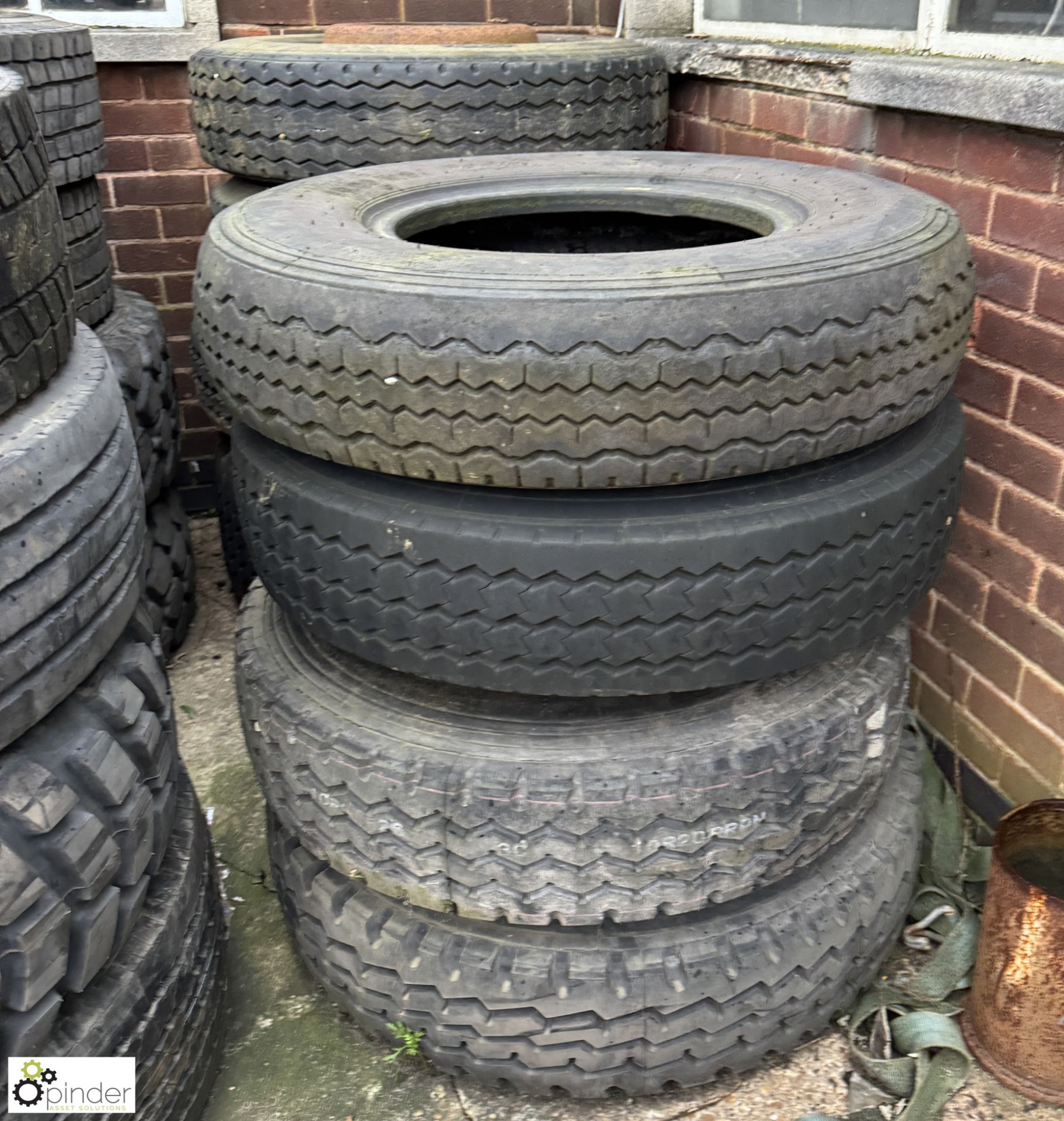 16 various Commercial Vehicle Tyres - Bild 6 aus 10