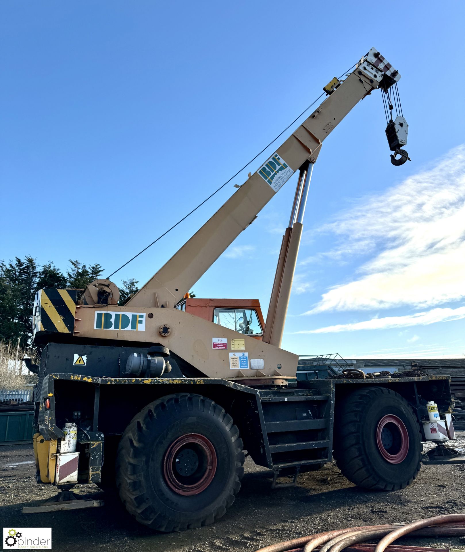 Coles Husky 45/50 TSC rough terrain mobile Crane, overall travelling height 12ft11in, registration - Image 5 of 40