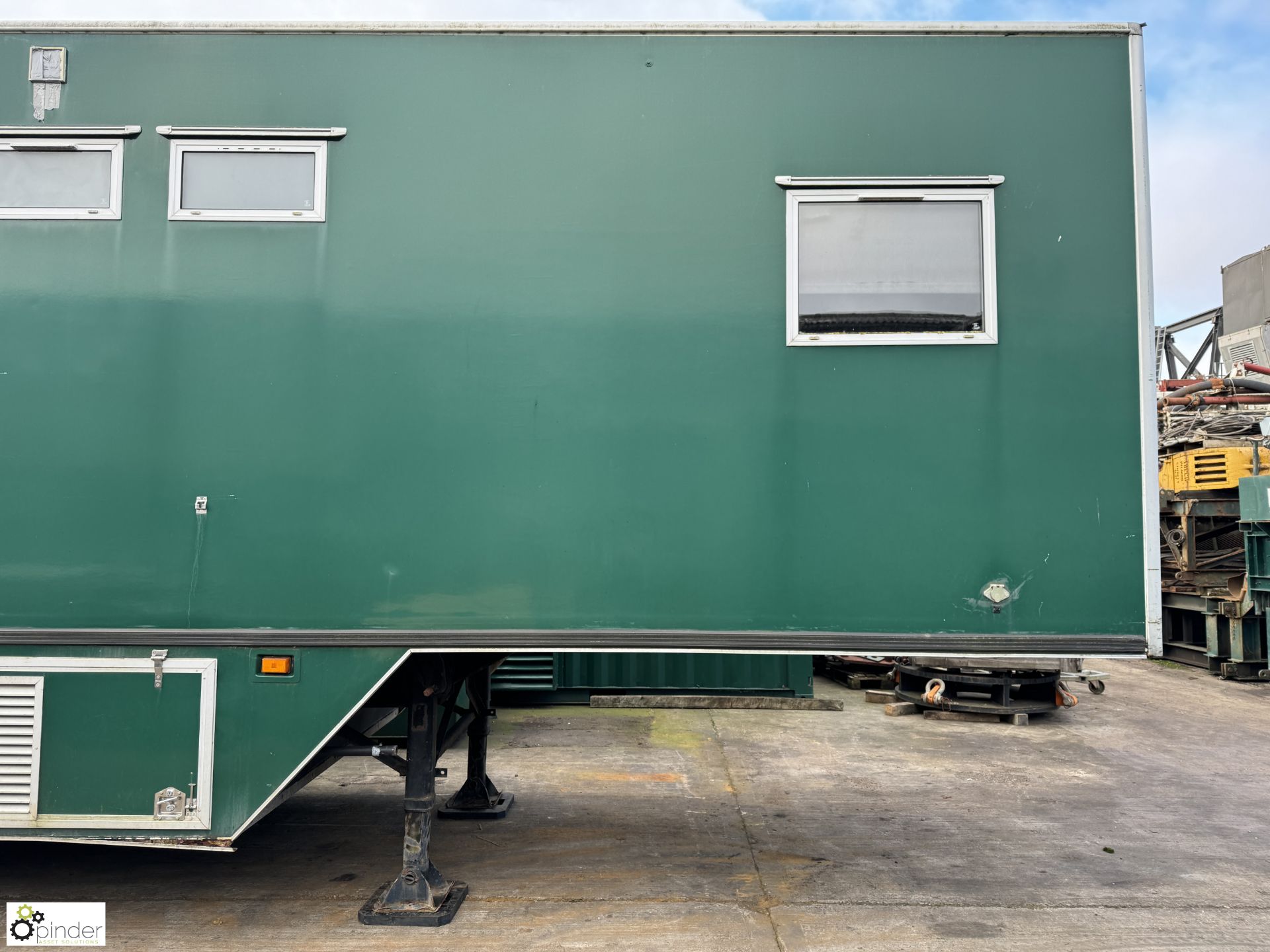 Trailer type Accommodation Unit, comprising office 3000mm x 2450mm, with window door, plug points, - Image 4 of 33
