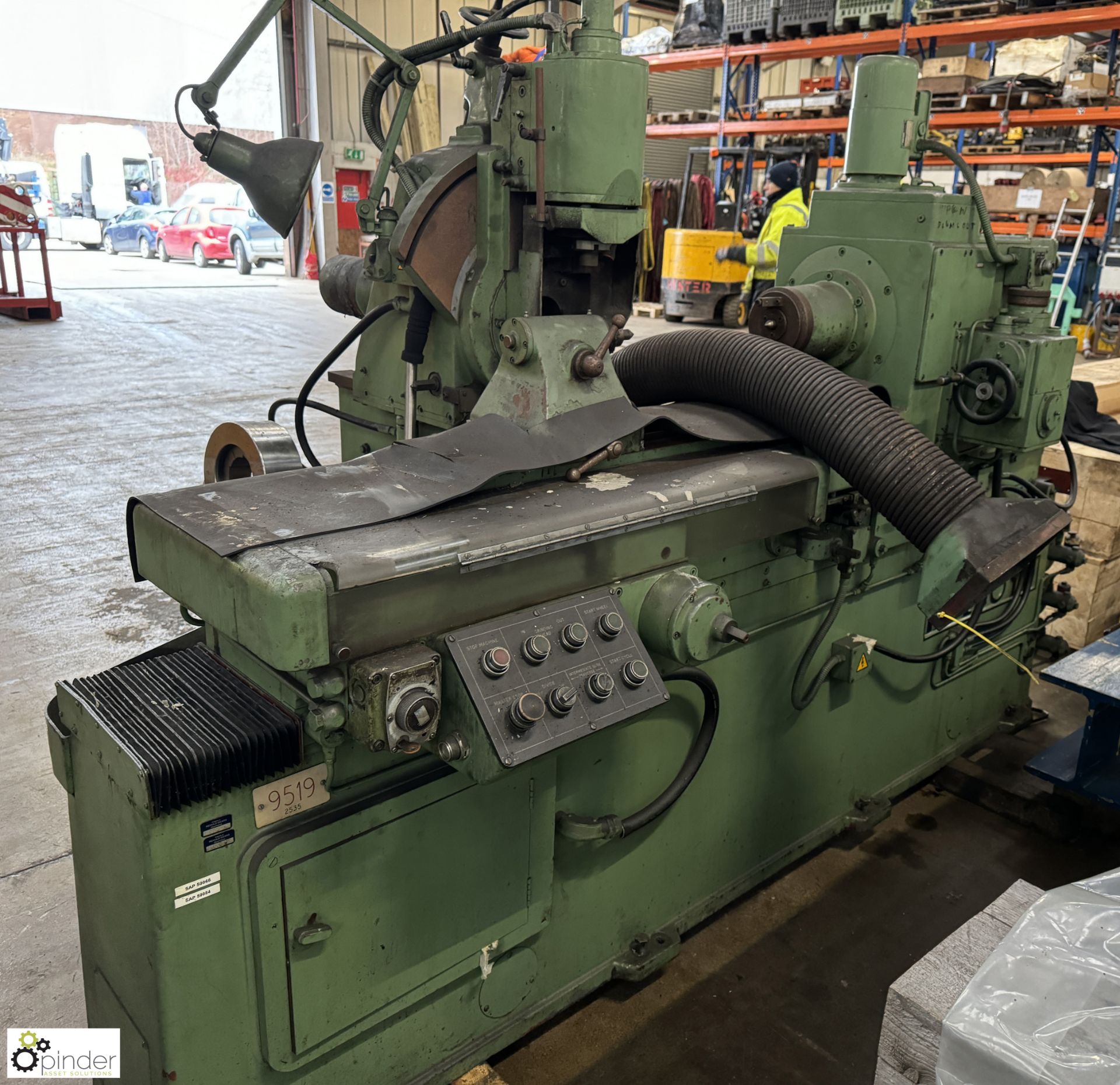 Holroyd Worm Milling Machine, 12in x 24in capacity (please note there will be a loading fee of £50