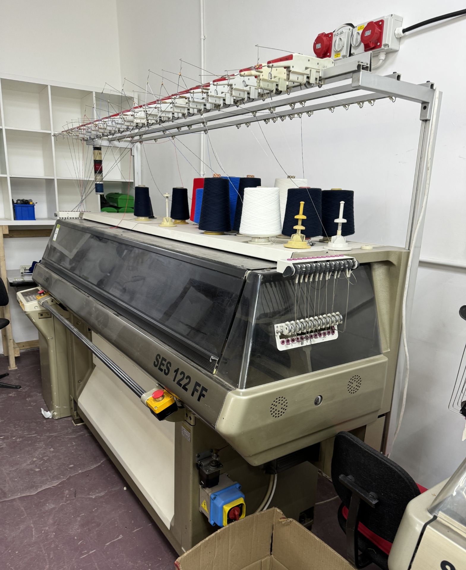 Shima Seiki SES122FF flat bed Knitting Machine, 7 - Image 9 of 12