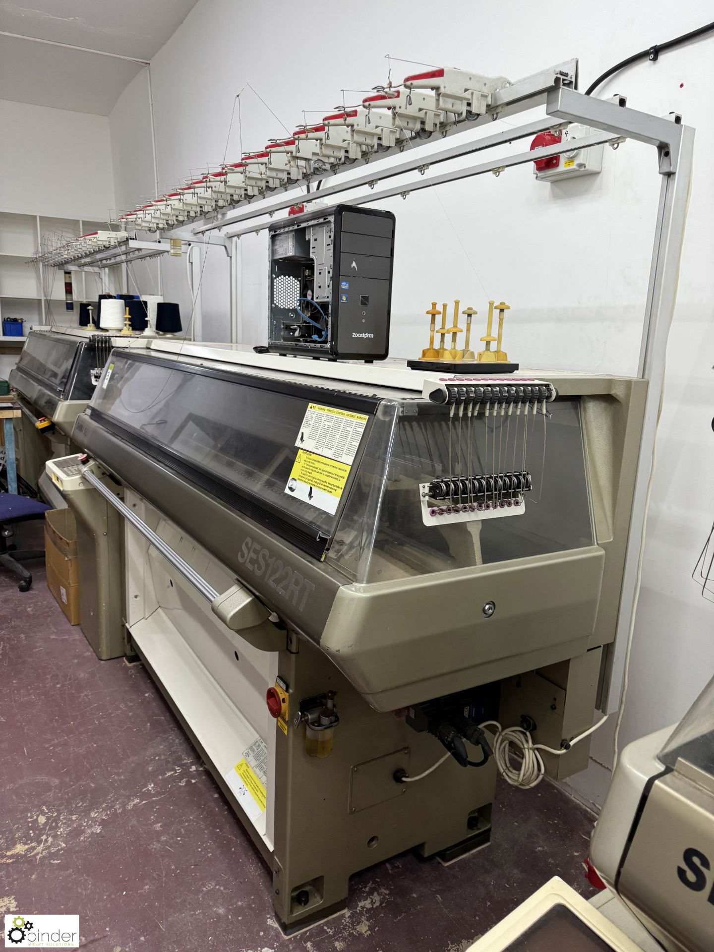 Shima Seiki SES122RT flat bed Knitting Machine, 10 gauge, serial number 2745, with Shimatronic - Bild 7 aus 10