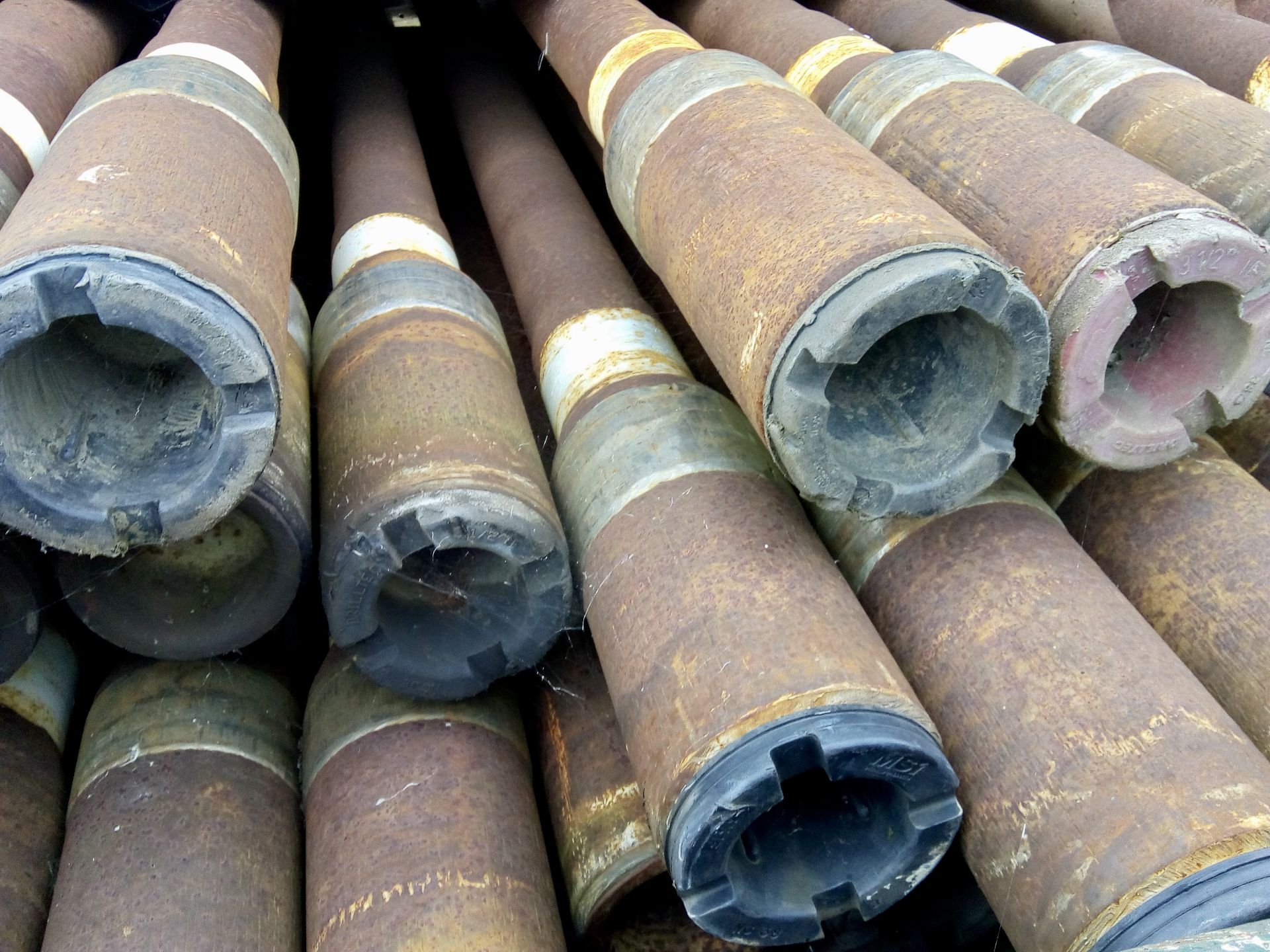 Approx. 183 Drill Pipe Joints (5642 feet) of Grant Prideco 3 1/2″ S135 Premium Drill Pipe. S135, - Image 4 of 6