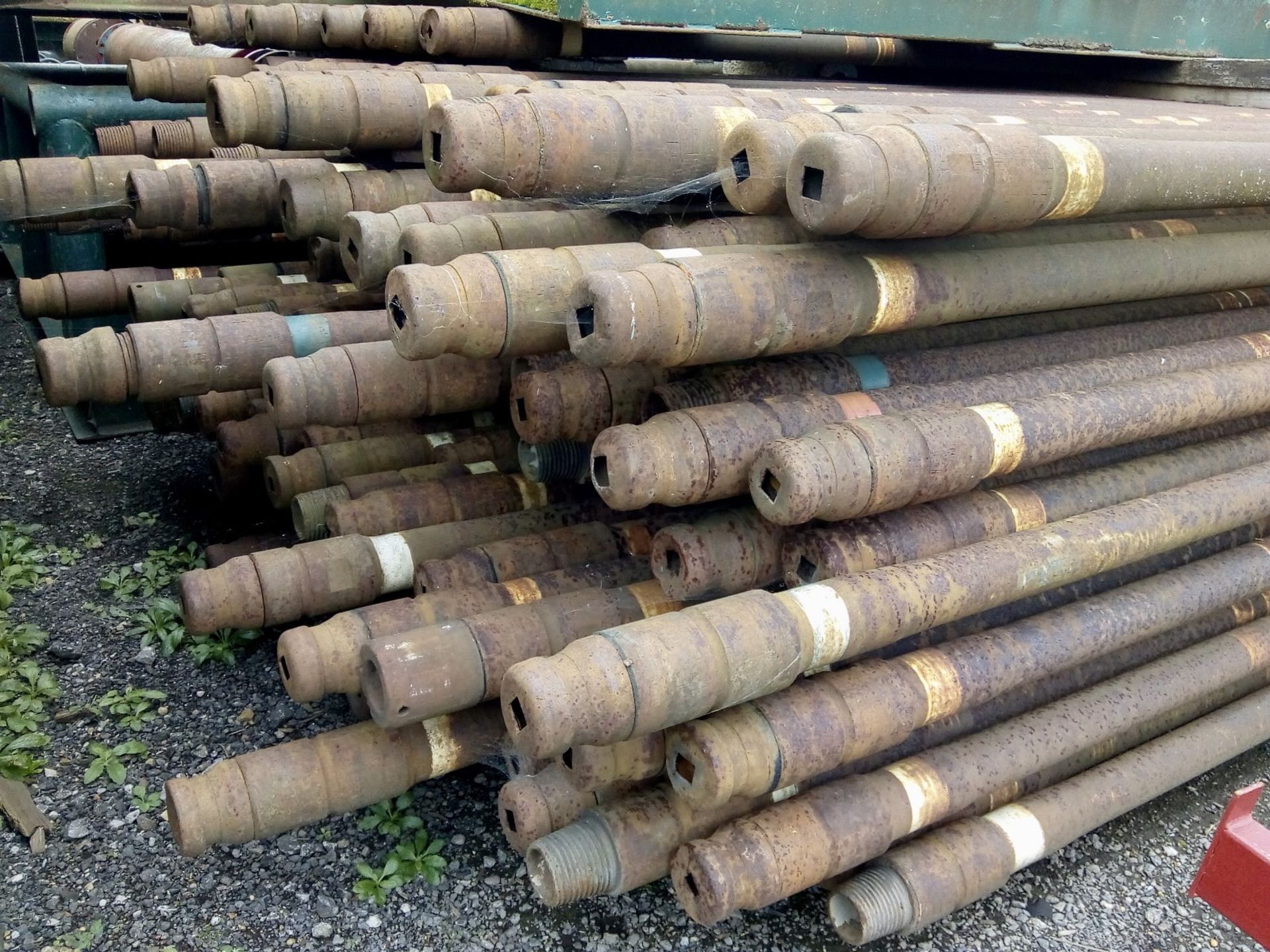 Approx 161 Drill Pipe Joints (4991 feet) 2 7/8” of Grade G105, 10.40 lb/ft with 2 7/8″ AOH