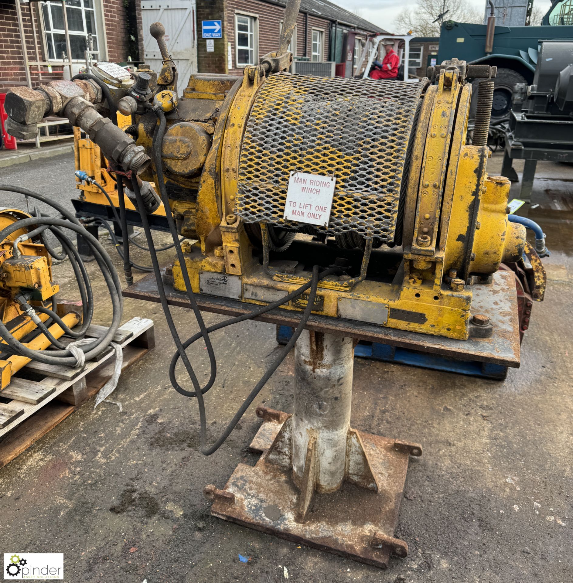 Ingersoll Rand H5ULPMP Winch, 4400lbs (LOCATION: Nottingham – collection Monday 18 March and Tuesday - Bild 3 aus 5