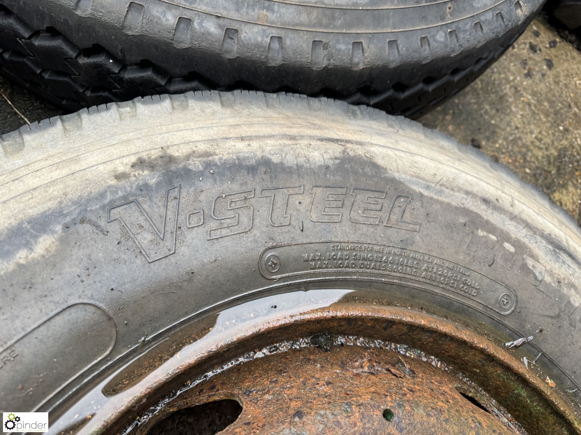Bridgestone RIB187.11R22.5 Wheel Rim with tyre, used (LOCATION: Nottingham – collection Monday 18 - Image 4 of 6