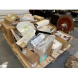 Quantity Light Fittings, etc, to pallet (LOCATION: Carlisle – collection Tuesday 19 March and