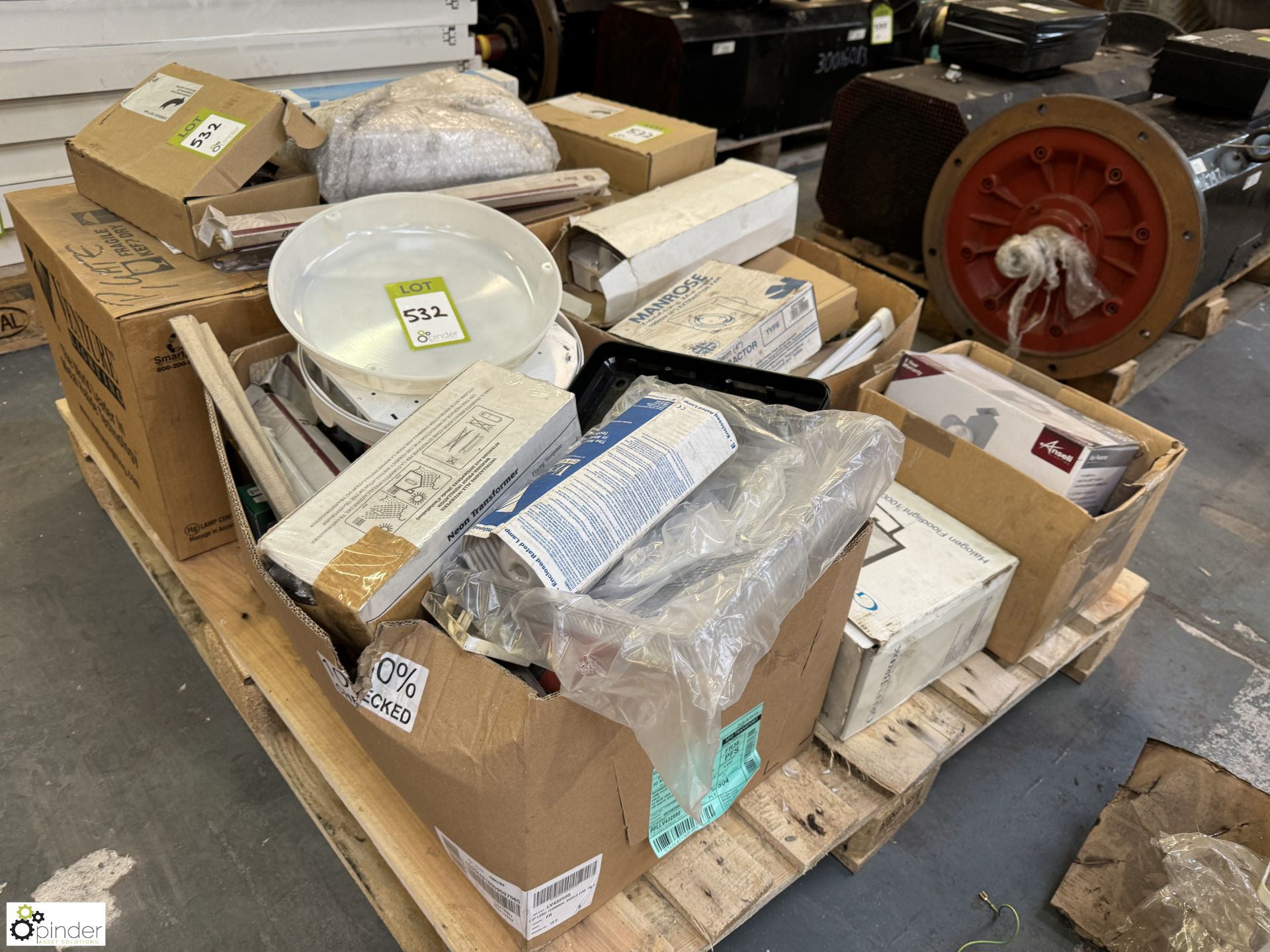 Quantity Light Fittings, etc, to pallet (LOCATION: Carlisle – collection Tuesday 19 March and