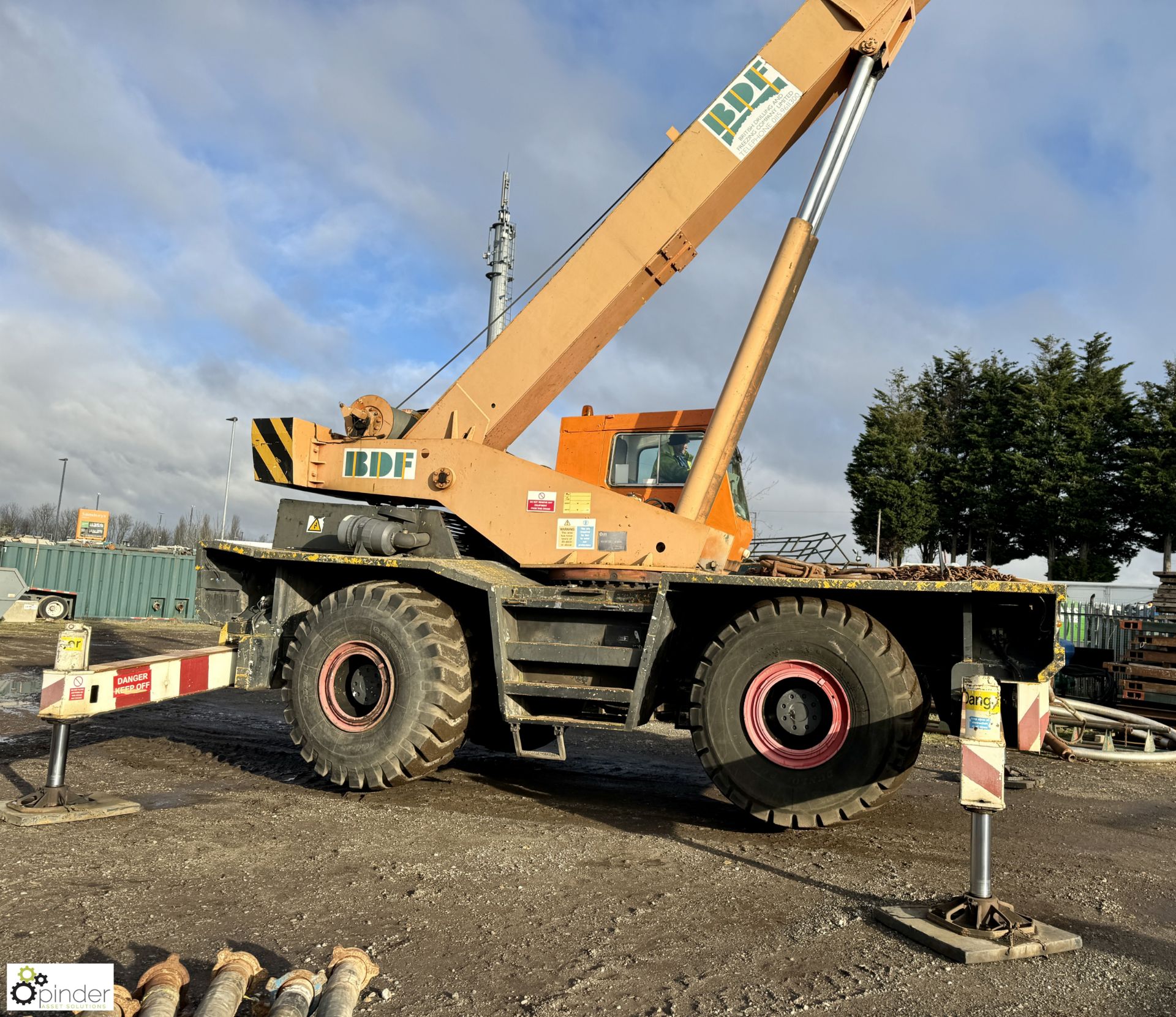 Coles Husky 45/50 TSC rough terrain mobile Crane, overall travelling height 12ft11in, registration - Bild 13 aus 39