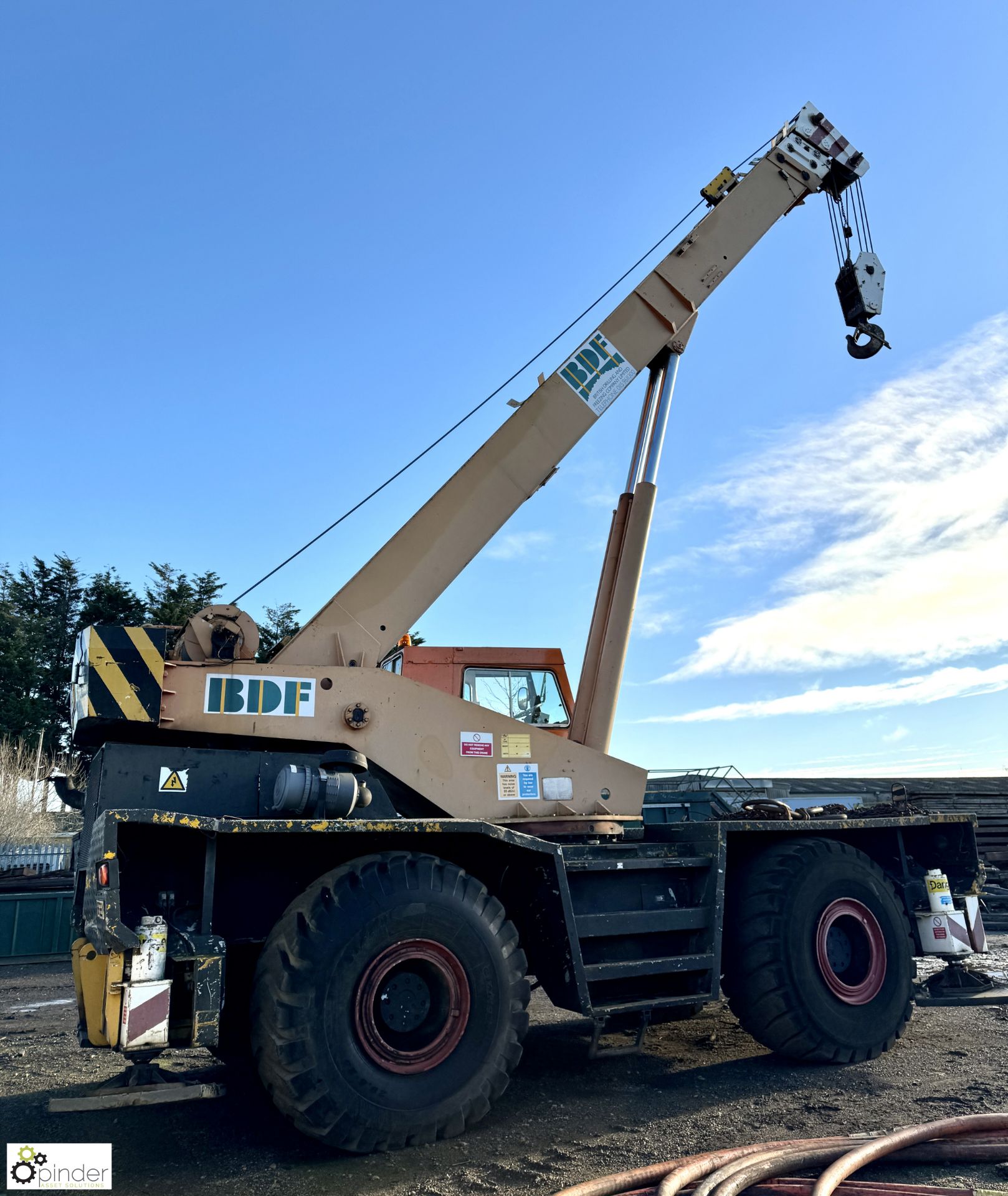 Coles Husky 45/50 TSC rough terrain mobile Crane, overall travelling height 12ft11in, registration - Bild 5 aus 39