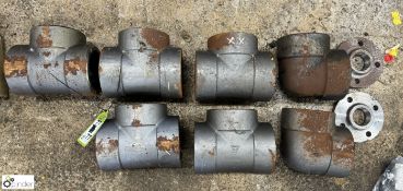 5 SA A105N UDSF T Joints, and 2 Bends, 4in, unused (LOCATION: Nottingham – collection Monday 18