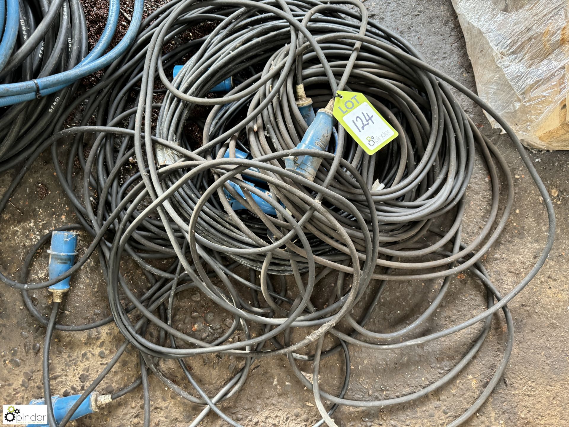 Quantity 240volt 32amp Cable, with plugs (LOCATION: Nottingham – collection Monday 18 March and - Image 2 of 3