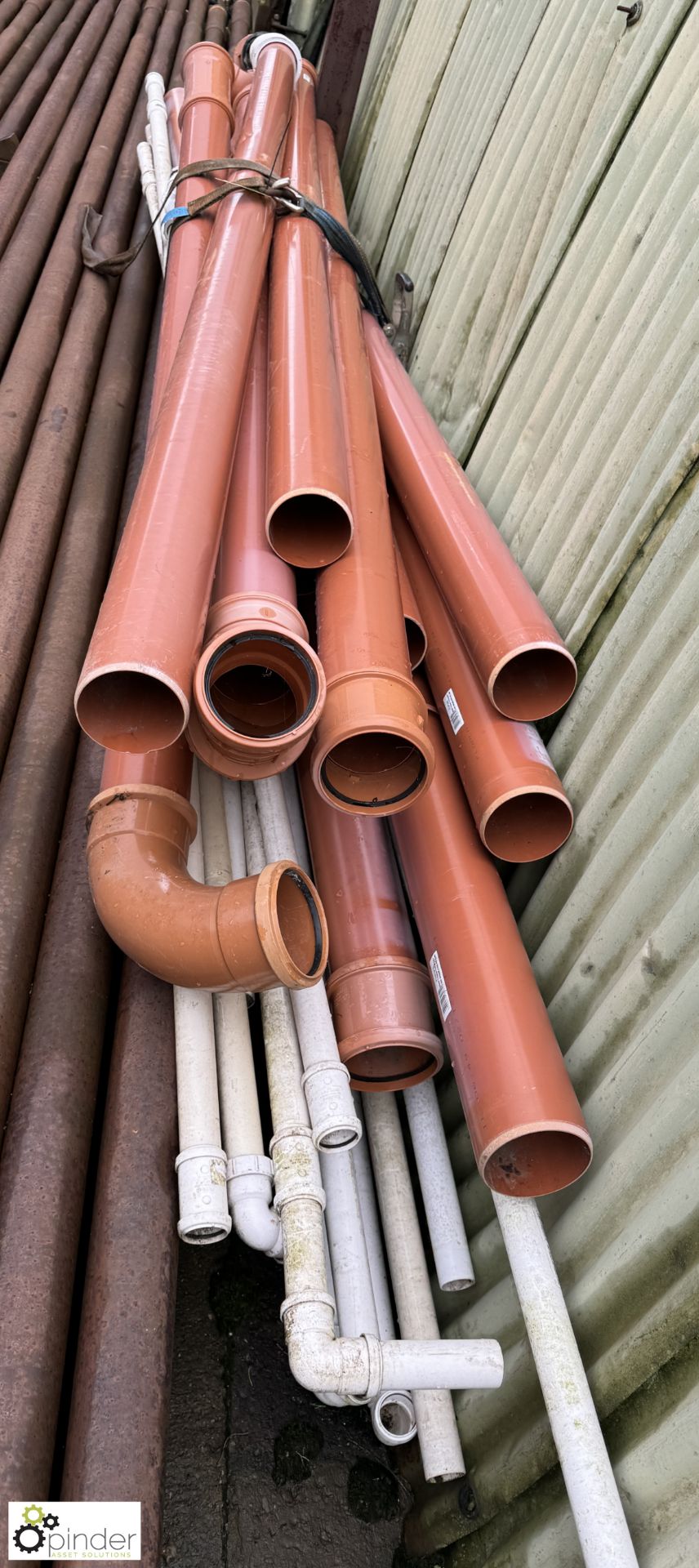 Quantity Brown Soil Pipes, 110mm and White Waste Pipes, 40mm (LOCATION: Nottingham – collection - Bild 3 aus 6