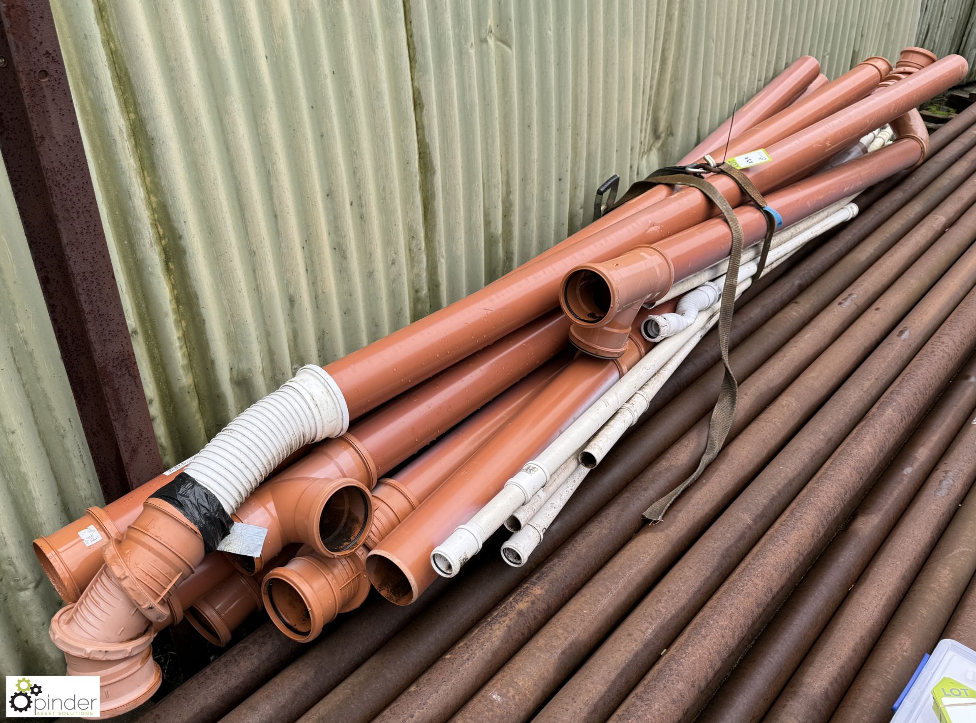 Quantity Brown Soil Pipes, 110mm and White Waste Pipes, 40mm (LOCATION: Nottingham – collection - Bild 5 aus 6