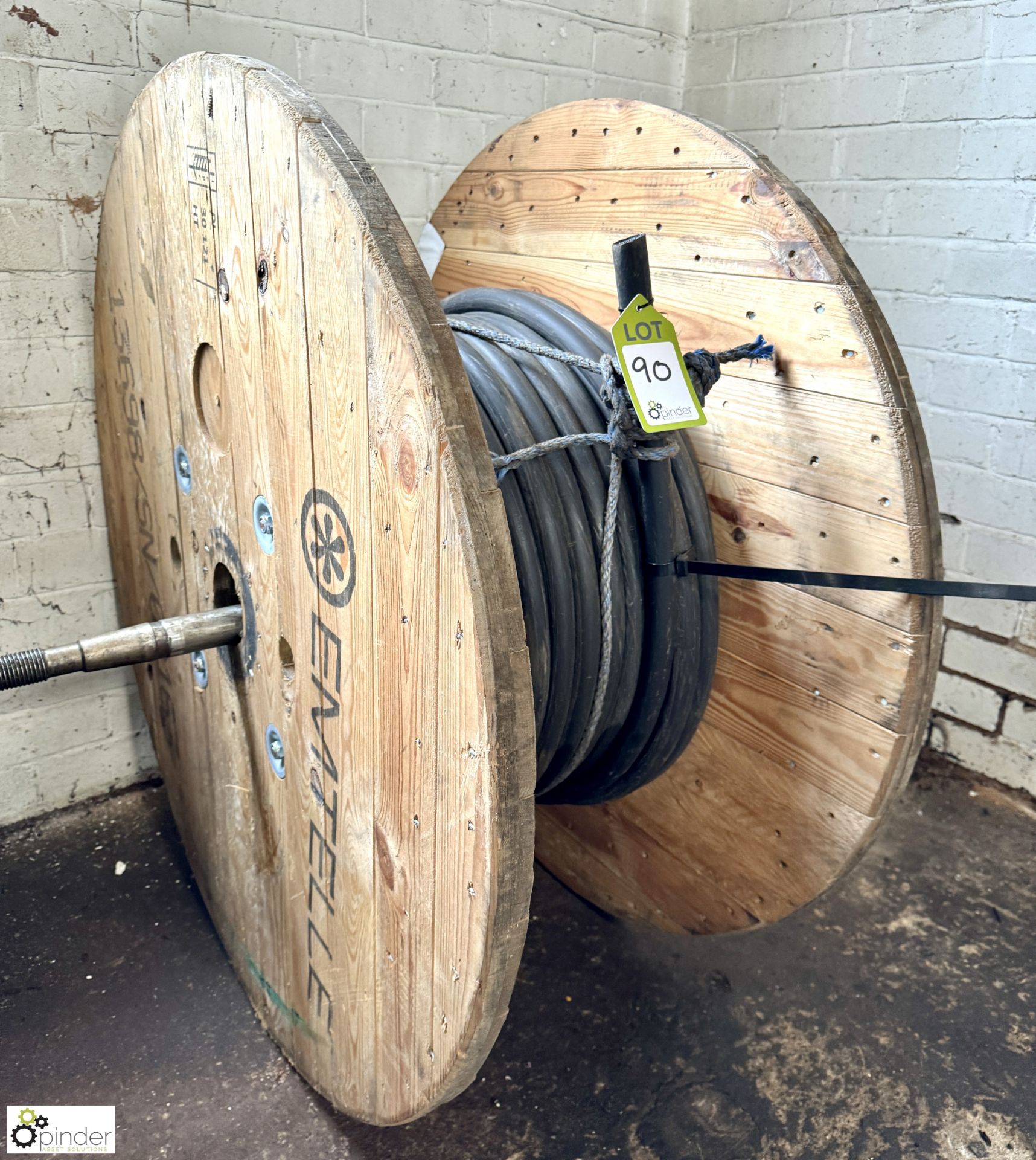 Part roll 5 Core Cable (LOCATION: Nottingham – collection Monday 18 March and Tuesday 19 March by